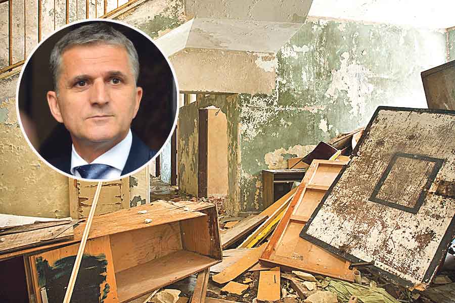 Goran Marić (u krugu); devastirano bivše vojno odmaralište u mjestu Krvavica kraj Makarske