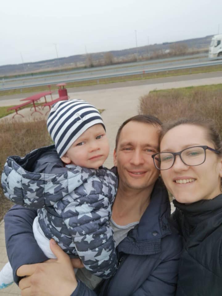 Šimun Stojanović s mamom Martinom i tatom Tomislavom