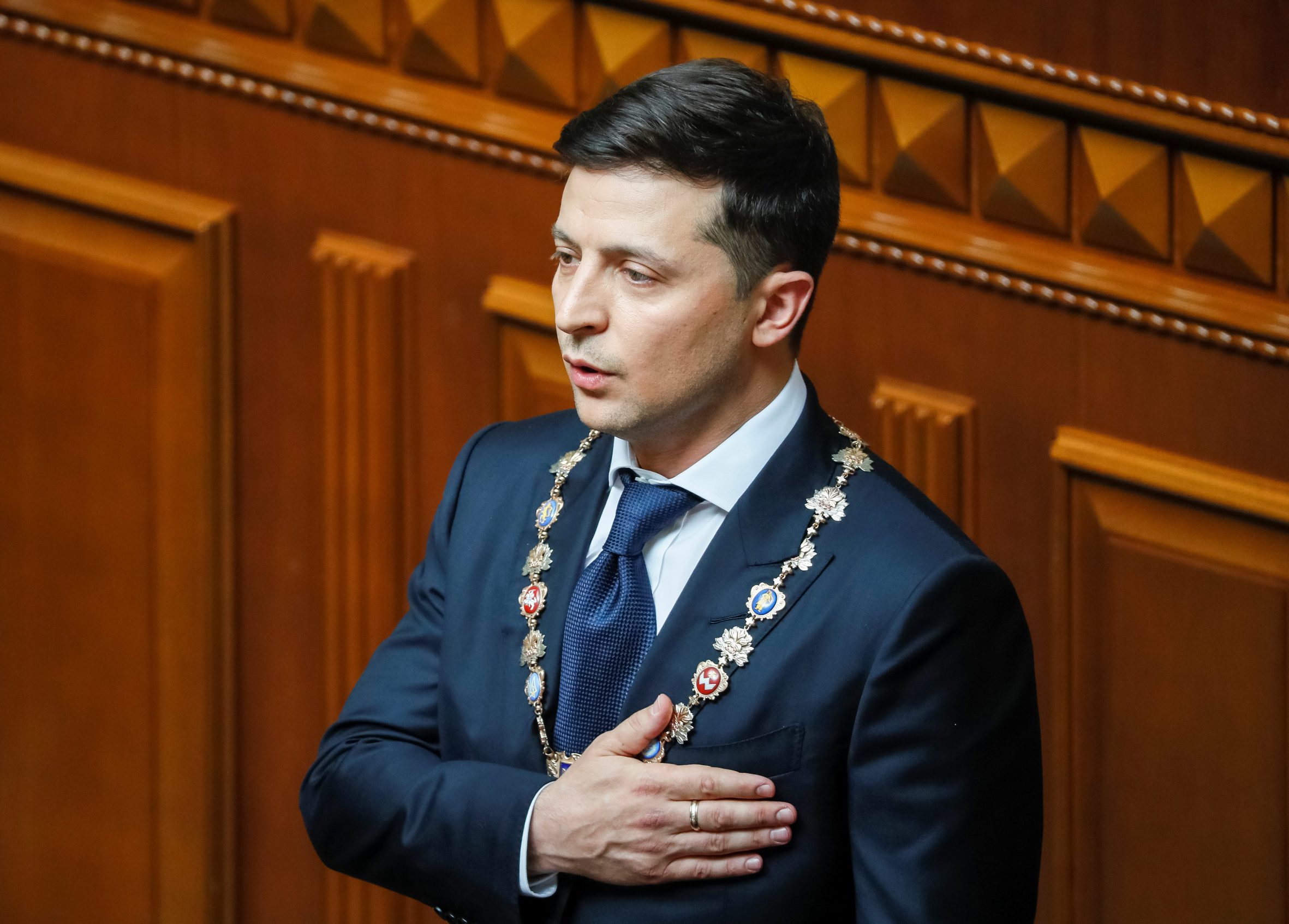 2019-05-20T092850Z_1730640625_RC1C6F94F890_RTRMADP_3_UKRAINE-INAUGURATION