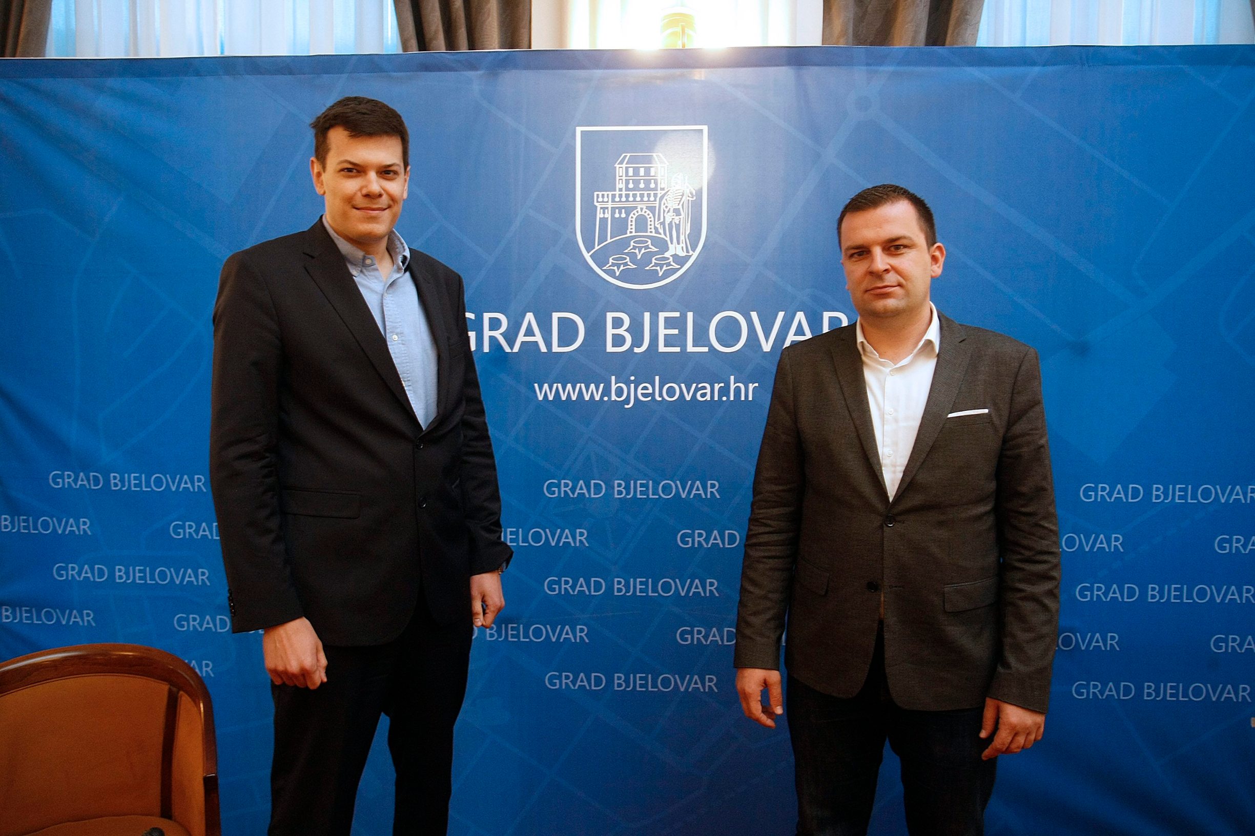 Vuk Vukovic i gradonacelnik Dario Hrebak.