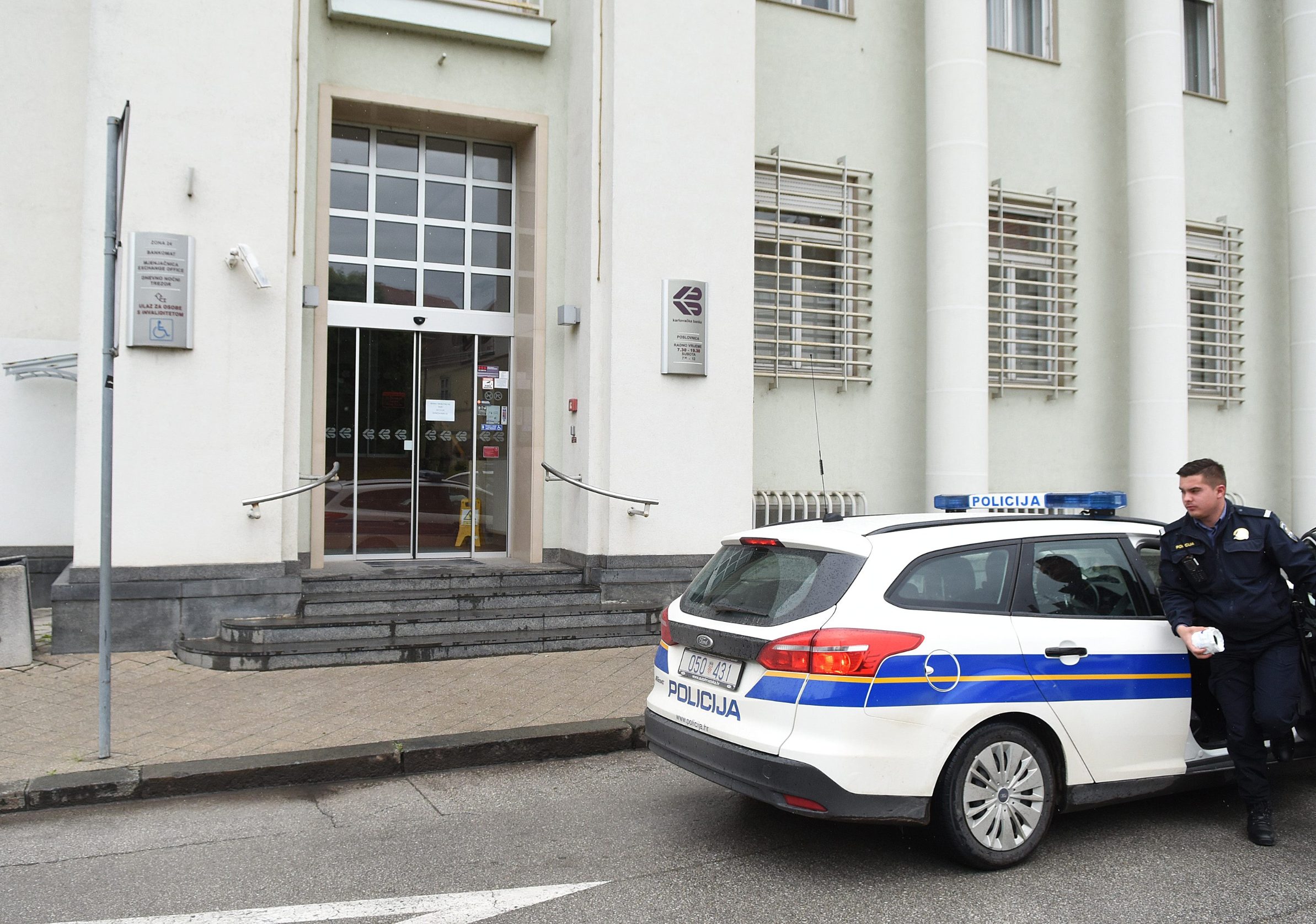 Pljačka u Karlovačkoj banci