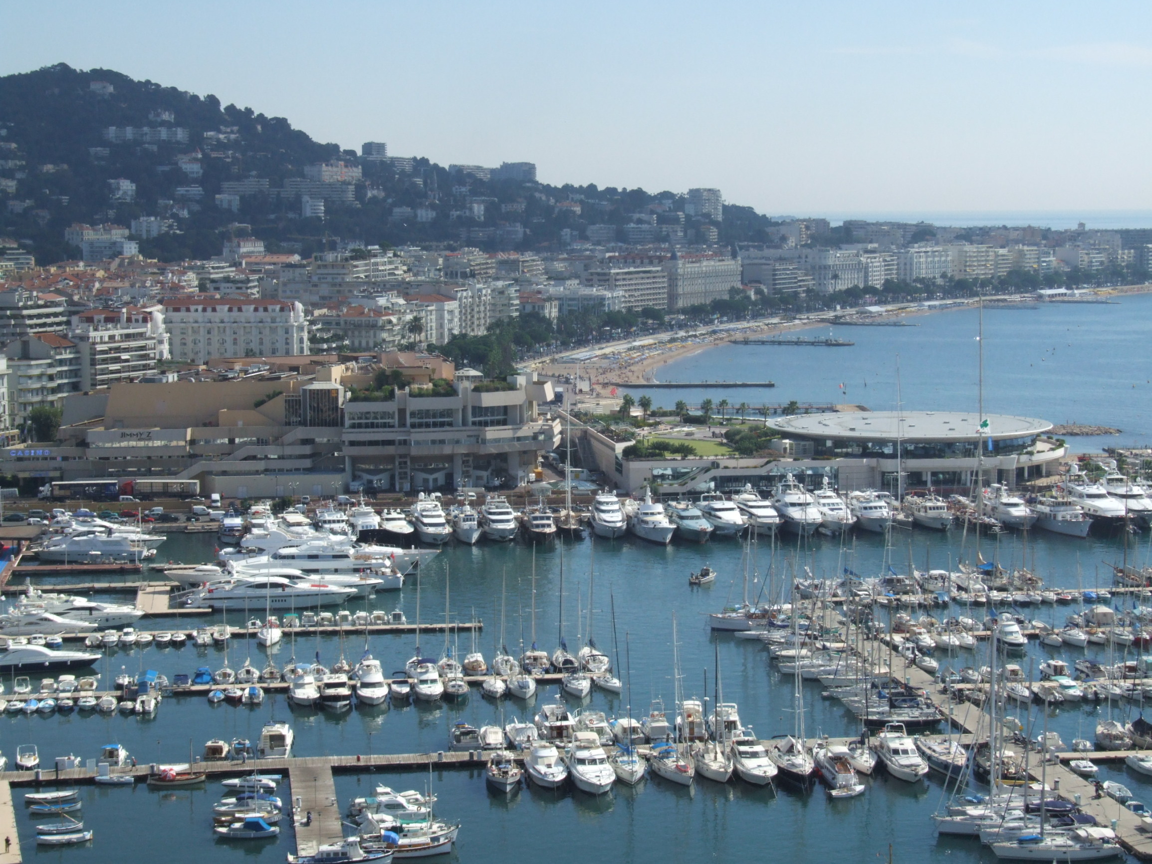 Cannes_-_port_et_croisette