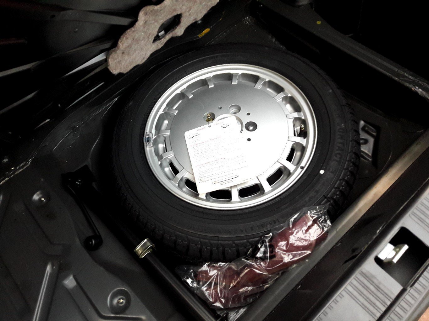 0e604afc-1986-mercedes-benz-190e-2.3-21