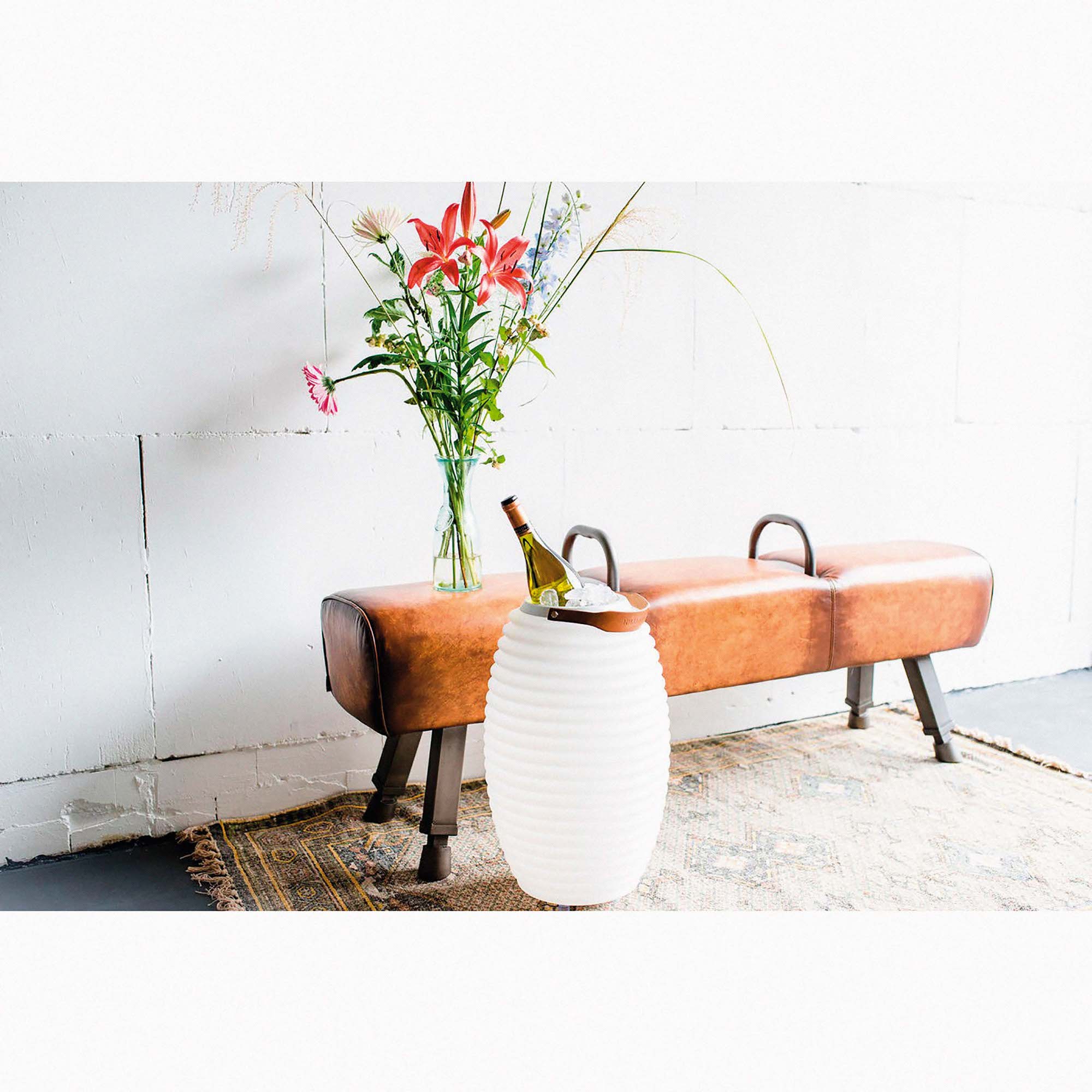 LED podna lampa s posudom za bocu 70x42x42 cm 2459 kn KARE