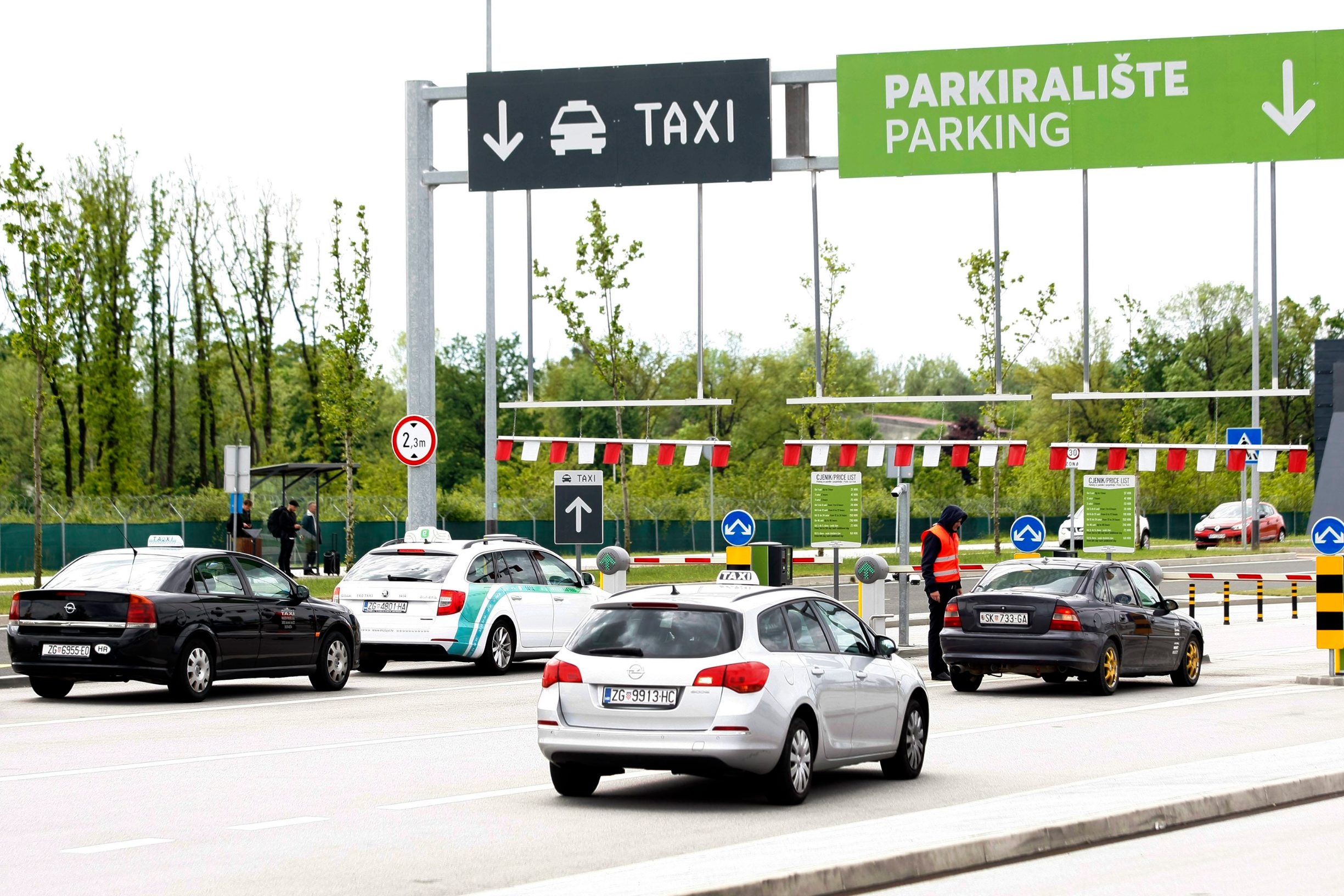 Ulazak na parking u Zračnoj luci Franjo Tuđman