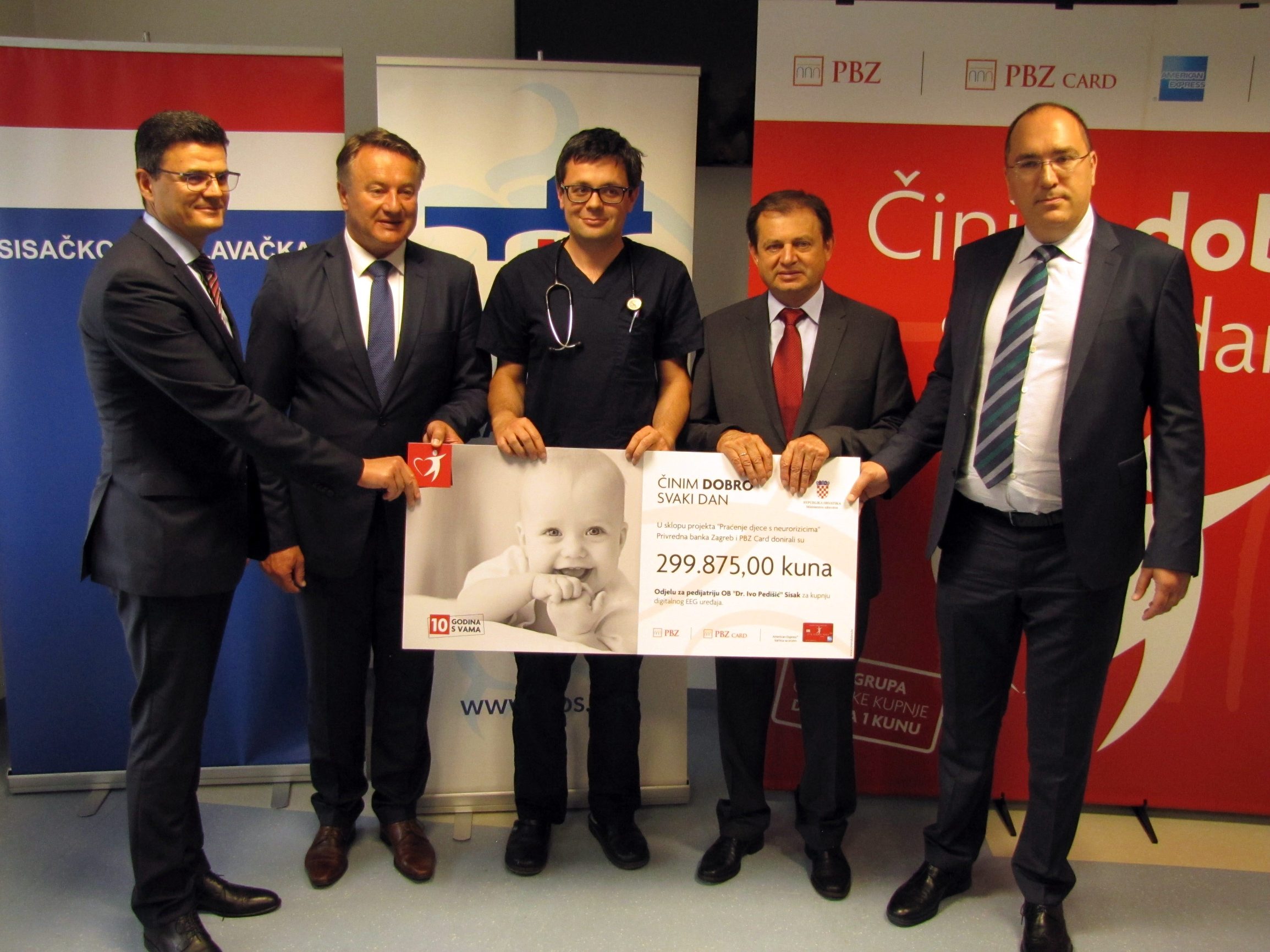 Na fotografiji: Mislav Blažić (PBZ Card), Ivo Žinić, dr. Goran Kuzmac, dr. Tomislav Dujmenović (ravnatelj bolnice) i Tomislav Dulibić