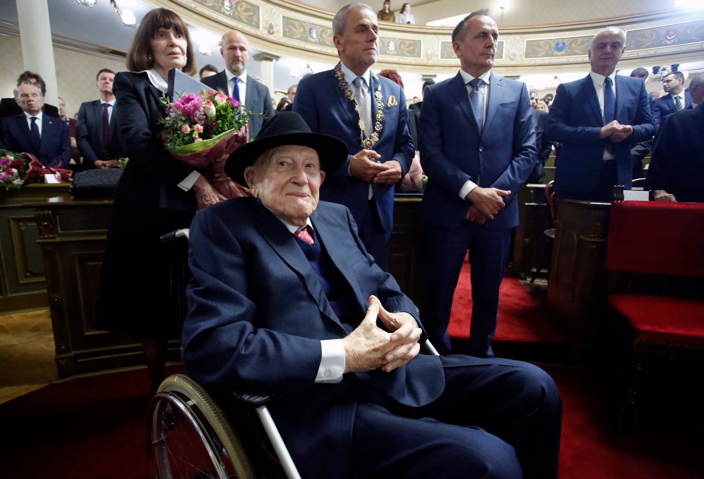 Na fotografiji: Milan Bandić, Branko Lustig, Drago Prgomet