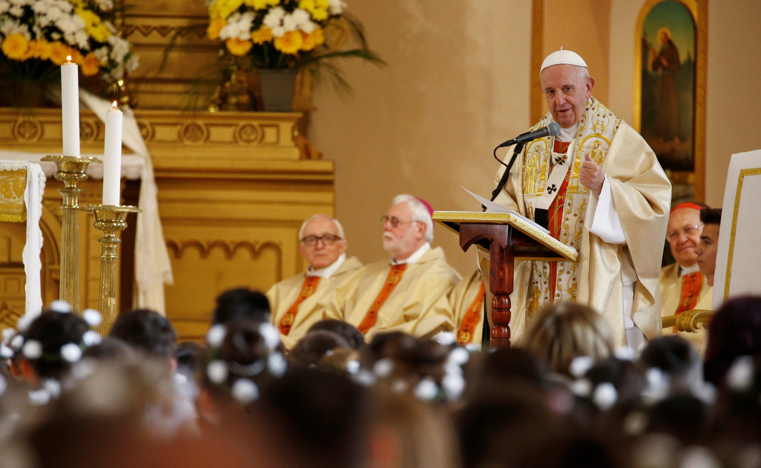 2019-05-06T082409Z_1354492373_RC182F1987B0_RTRMADP_3_POPE-BULGARIA