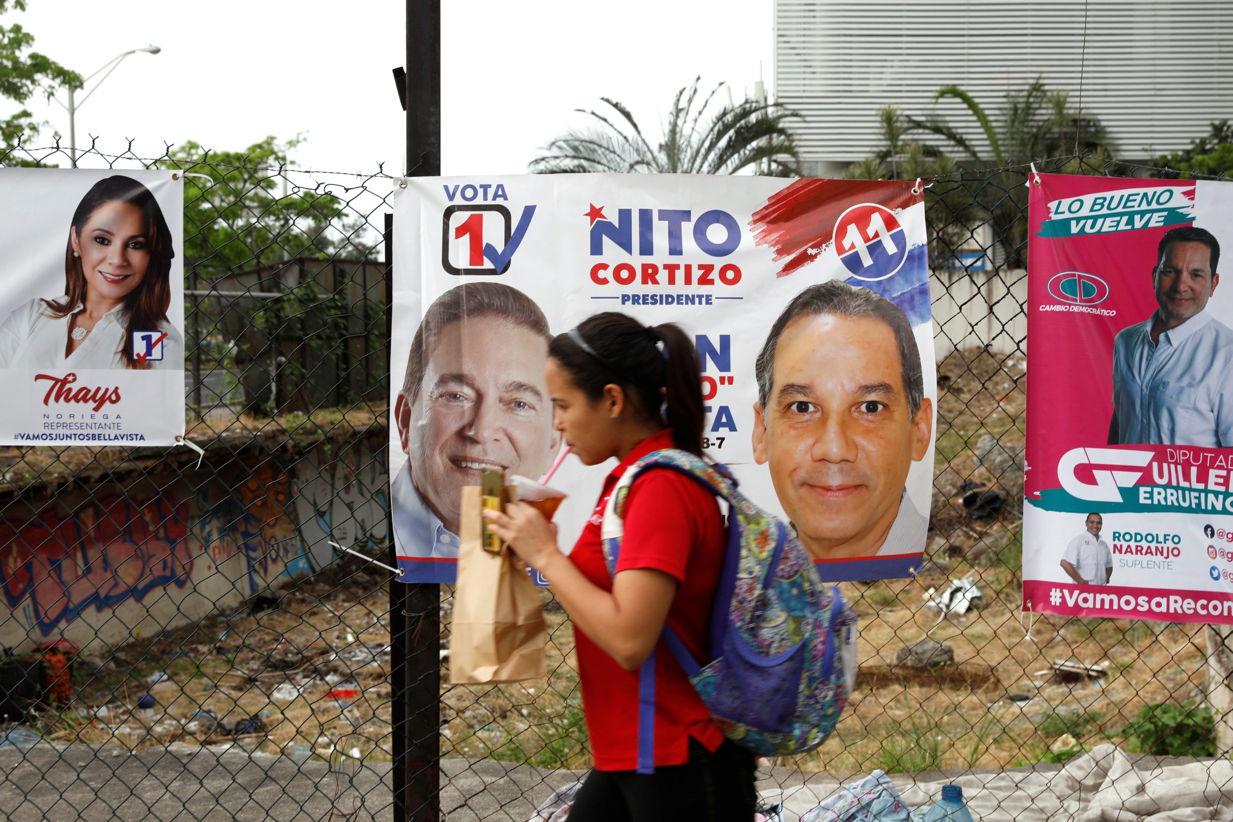 2019-04-28T191130Z_1531690306_RC1408CAA800_RTRMADP_3_PANAMA-ELECTION