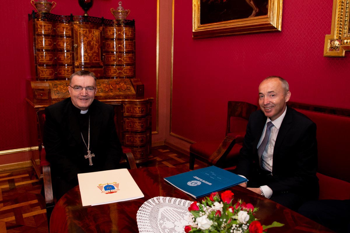 Kardinal Josip Bozanić i ministar Damir Krstičević