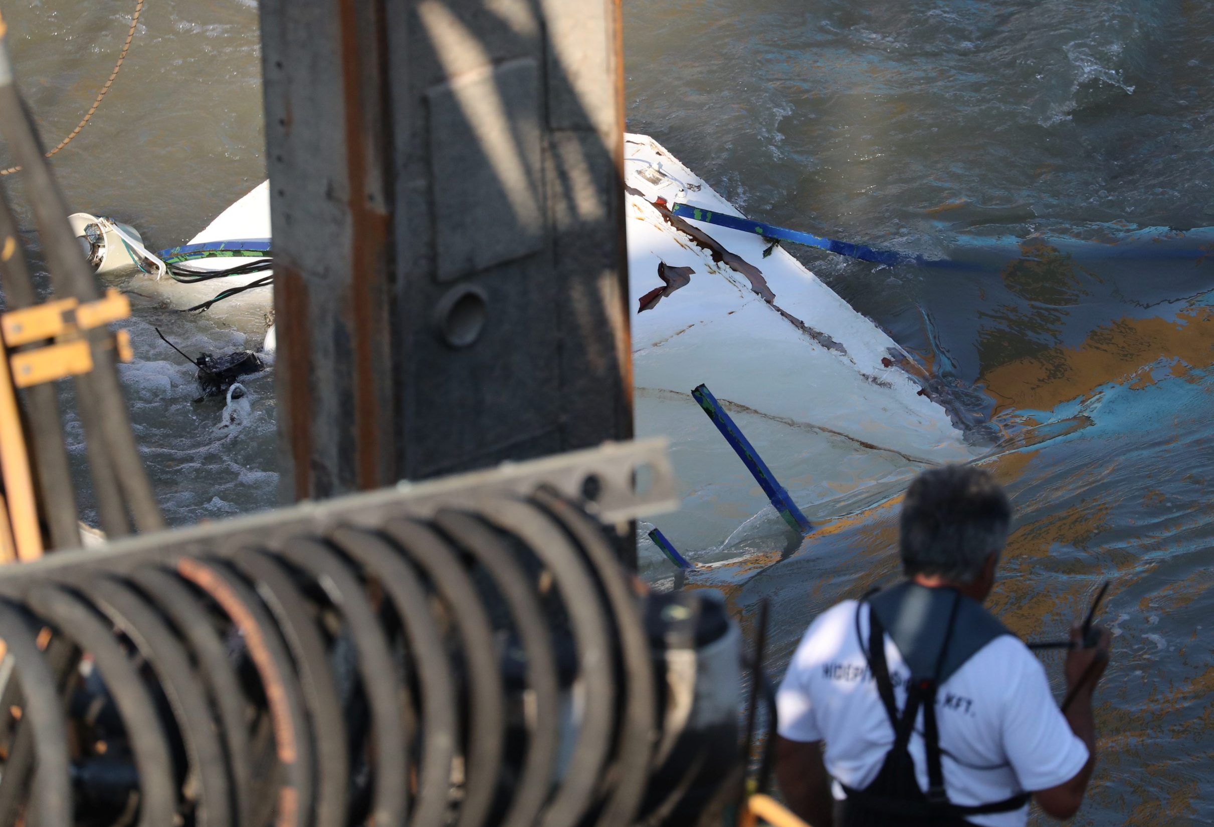 2019-06-11T000000Z_1744494122_RC166B4C1710_RTRMADP_3_HUNGARY-ACCIDENT-CRANE