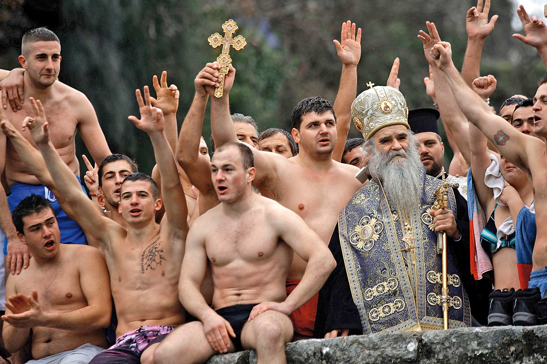 Mitropolit SPC-a u Crnoj Gori Amfilohije Radović na obredu povodom blagdana Bogojavljenja koji se obilježava u siječnju 