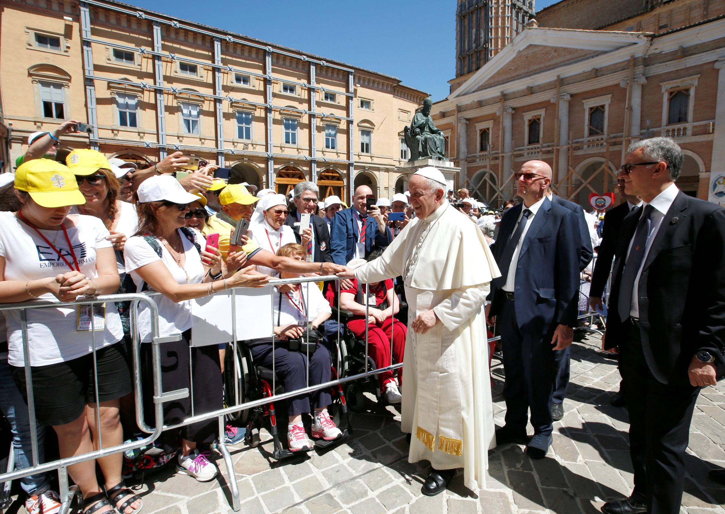 2019-06-16T095102Z_960179753_RC13A581A000_RTRMADP_3_POPE-QUAKE