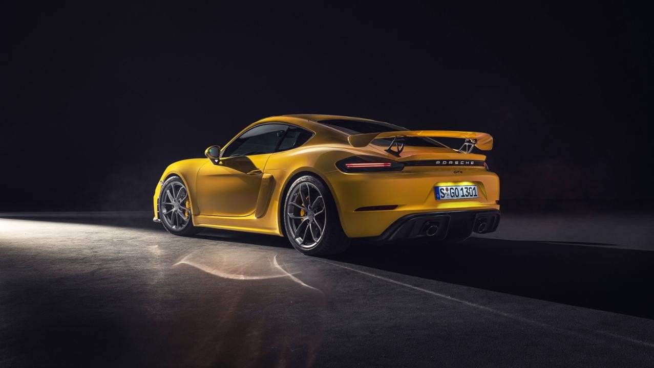 f32dd090-2020-porsche-cayman-gt4-9 (1)
