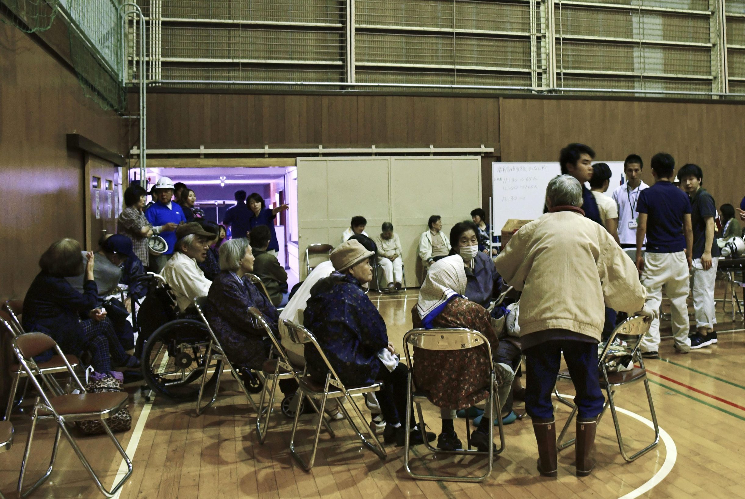 Evakuirani stanovnici smješteni su u lokalnu školu