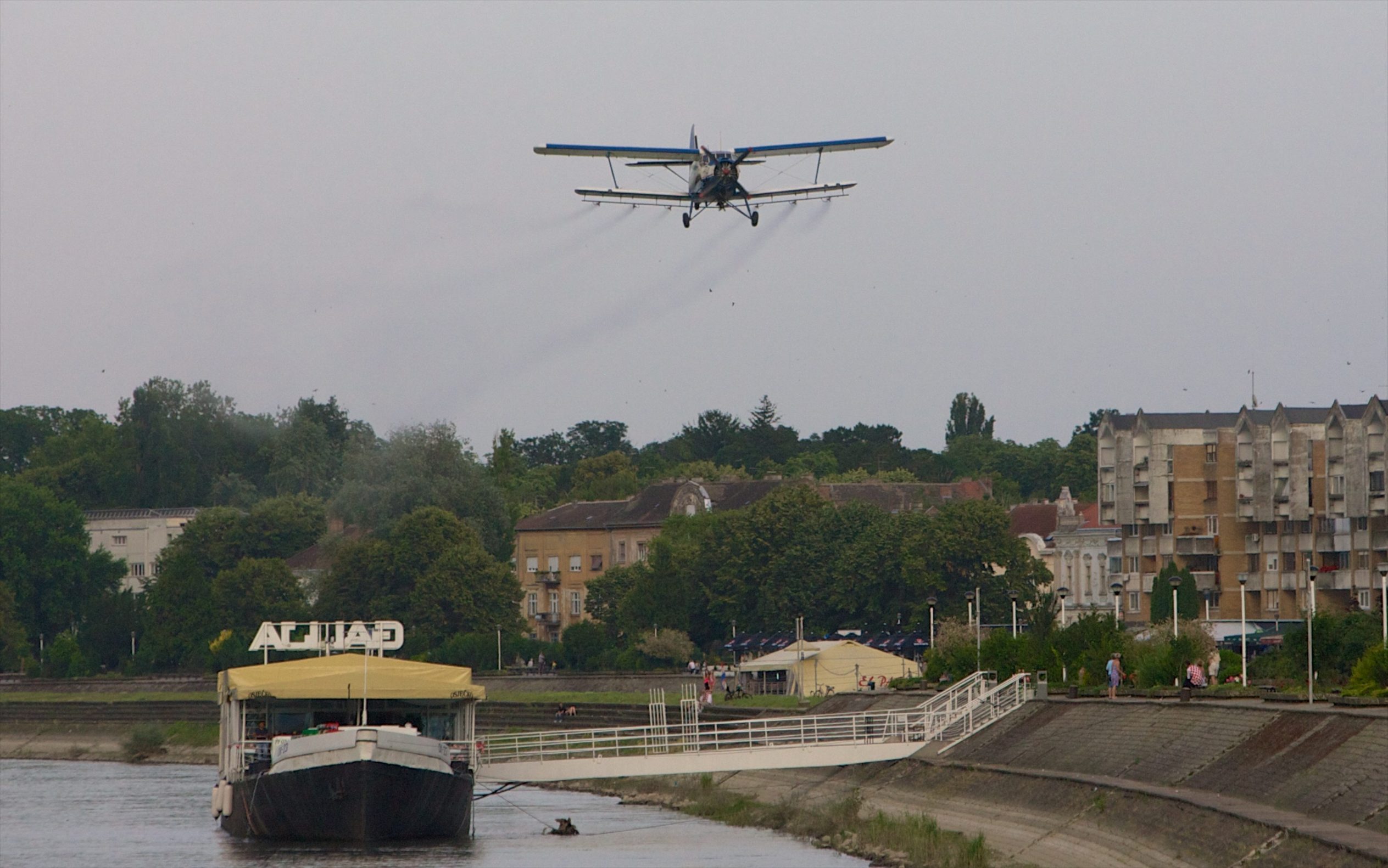 Zaprasivanje komaraca u Osijeku / Arhiva