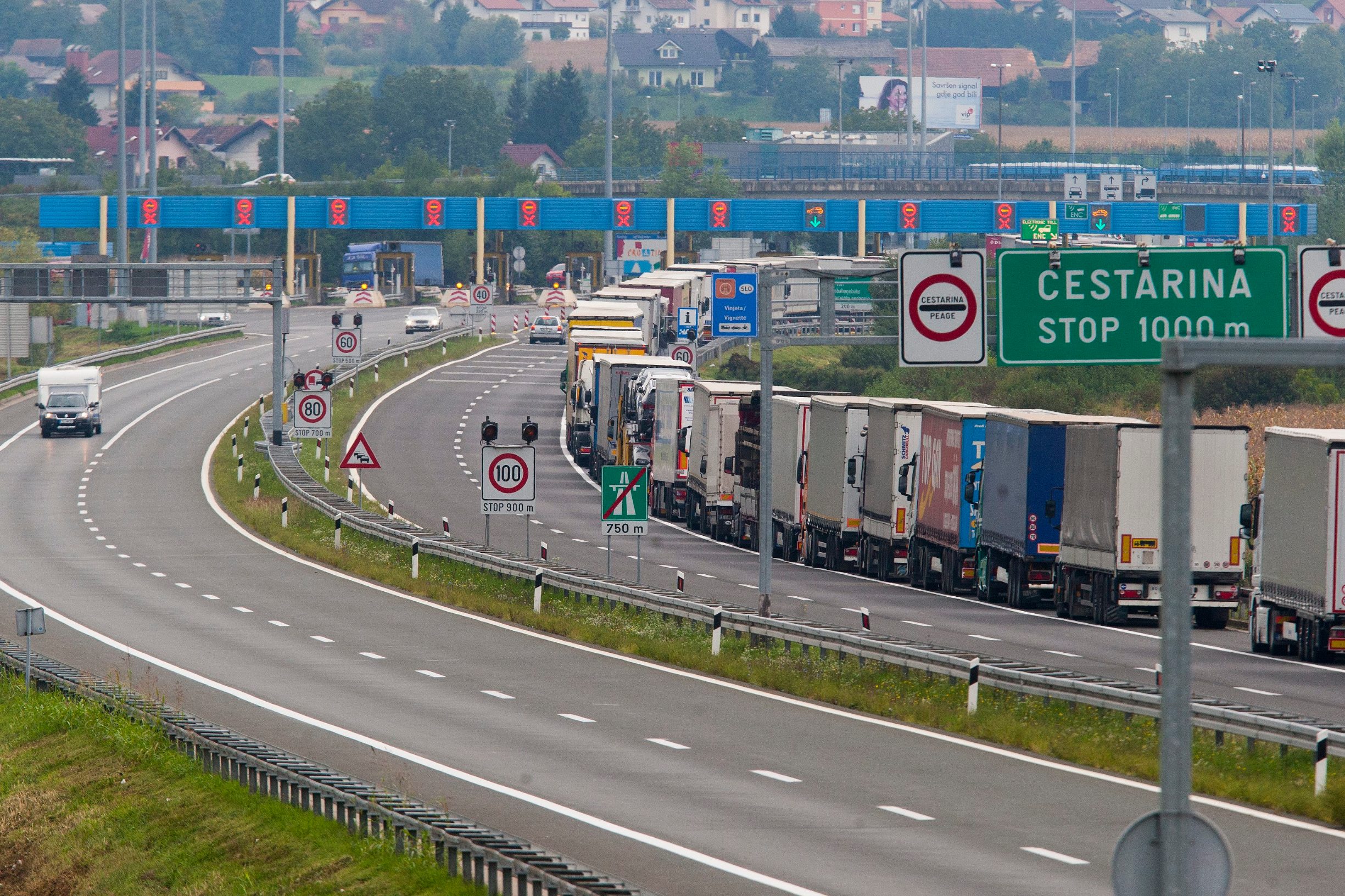 Kolona kamiona na Bregani