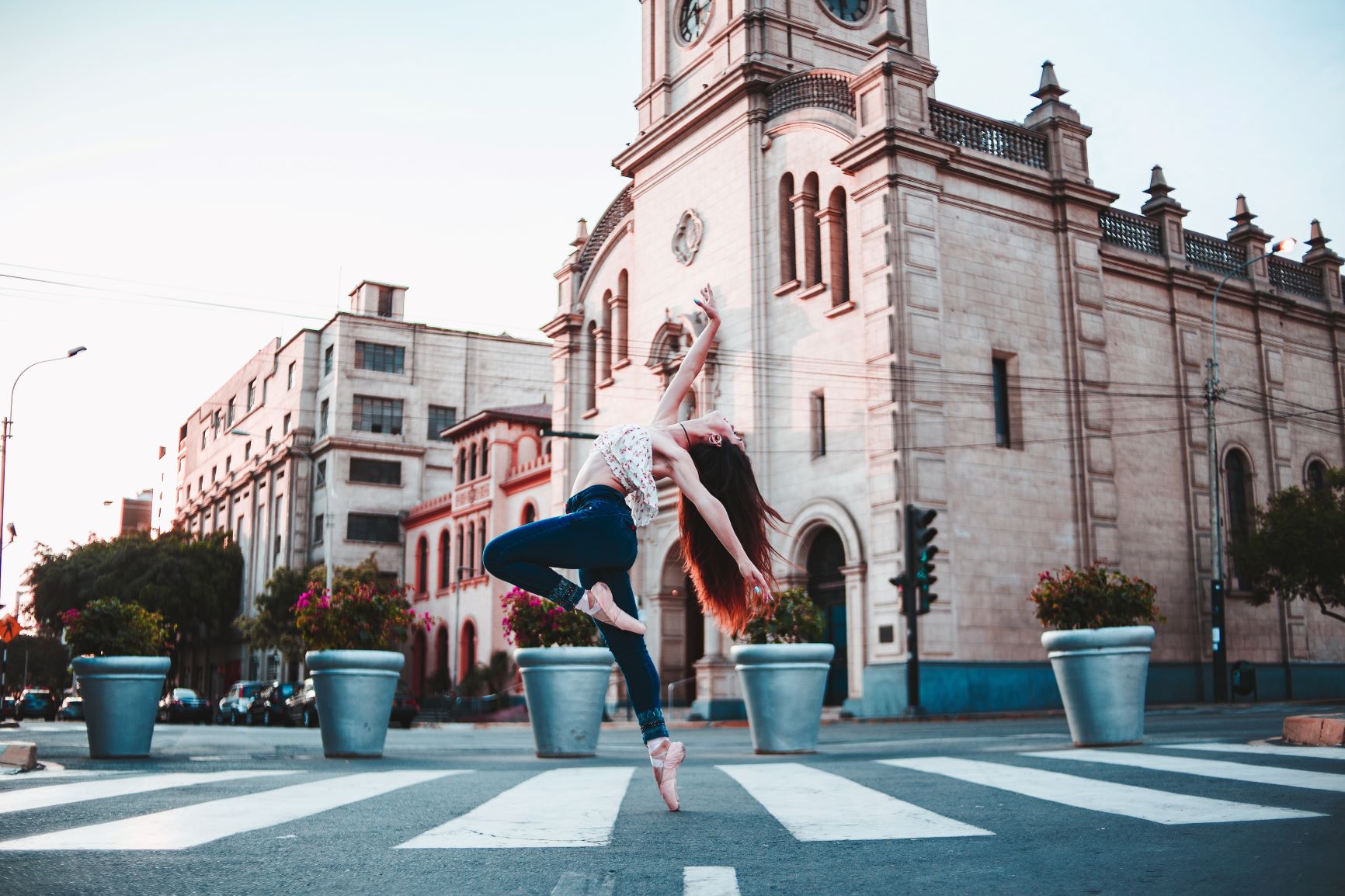 joelvalve-AcuxaqeAU9o-unsplash1