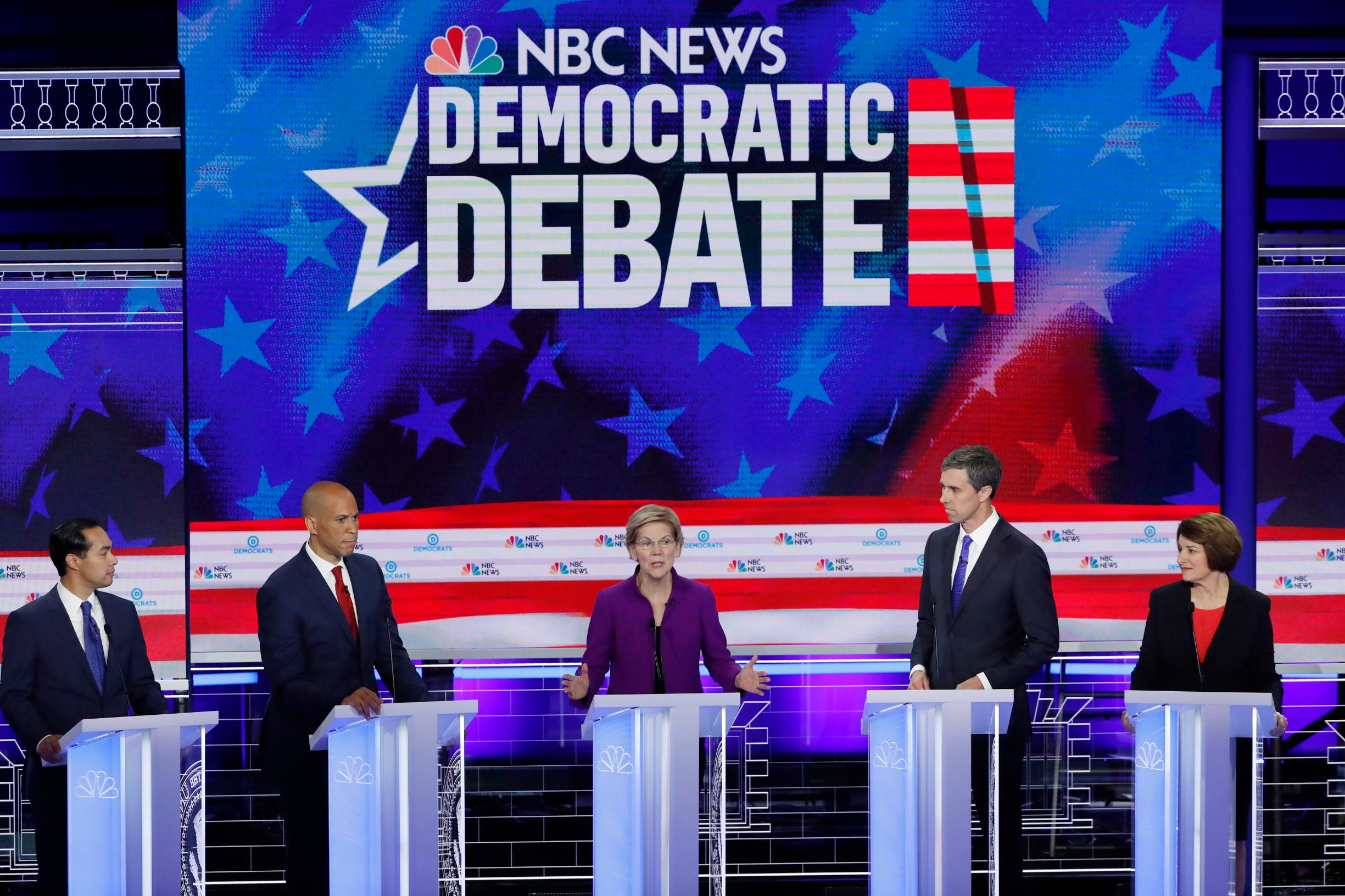 2019-06-27T032624Z_1075011770_HP1EF6R09K0HG_RTRMADP_3_USA-ELECTION-DEBATE