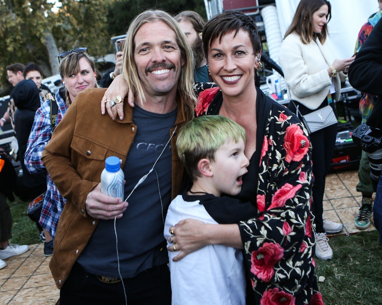 S Taylorom Hawkinsom, bubnjarom Foo Fightersa, i sinom prošle godine u prosincu na humanitarnom festivalu One Love Malibu 