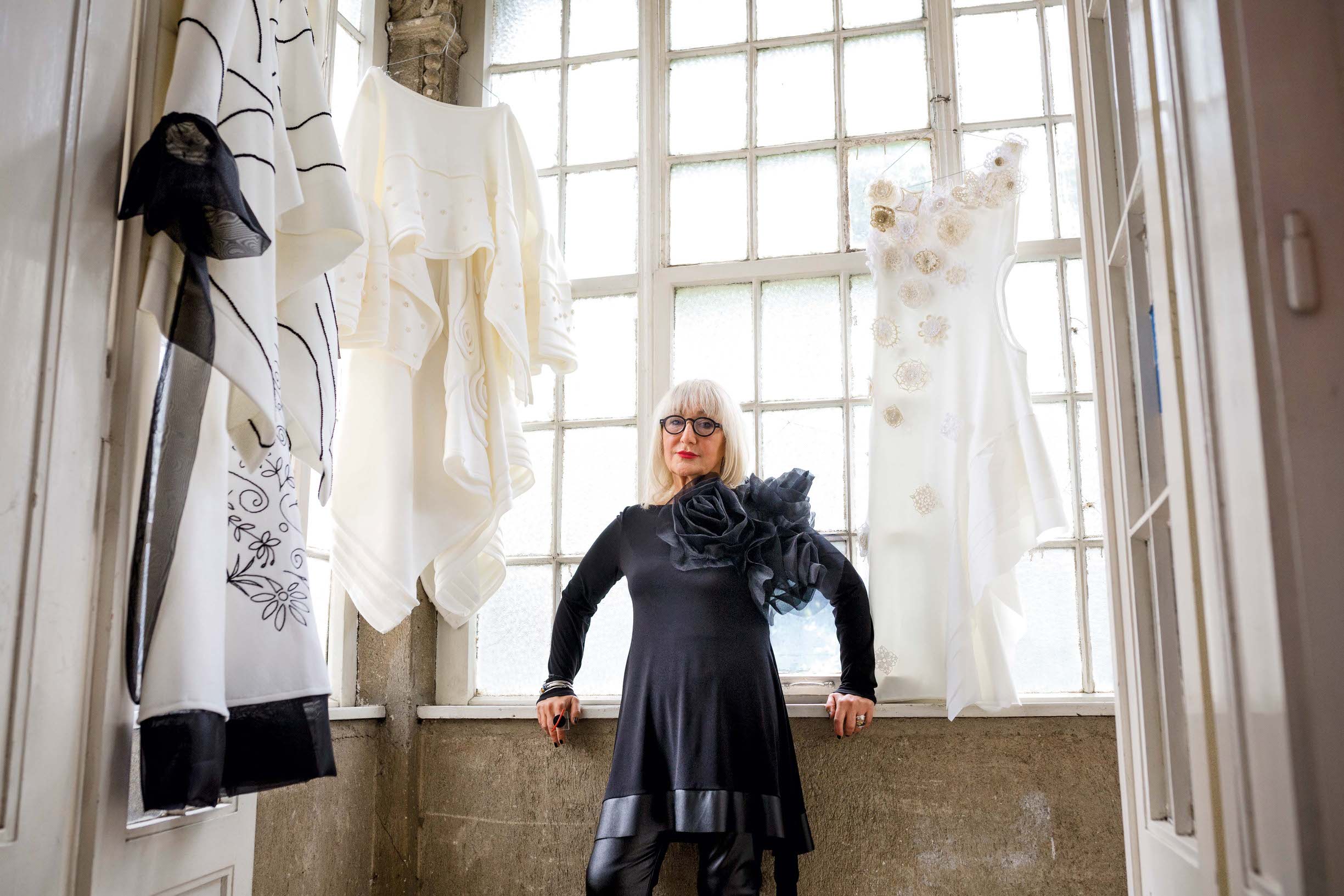 Dizajnerica Milena Rogulj oblikuje odjevne predmete od ručno dorađenih materijala