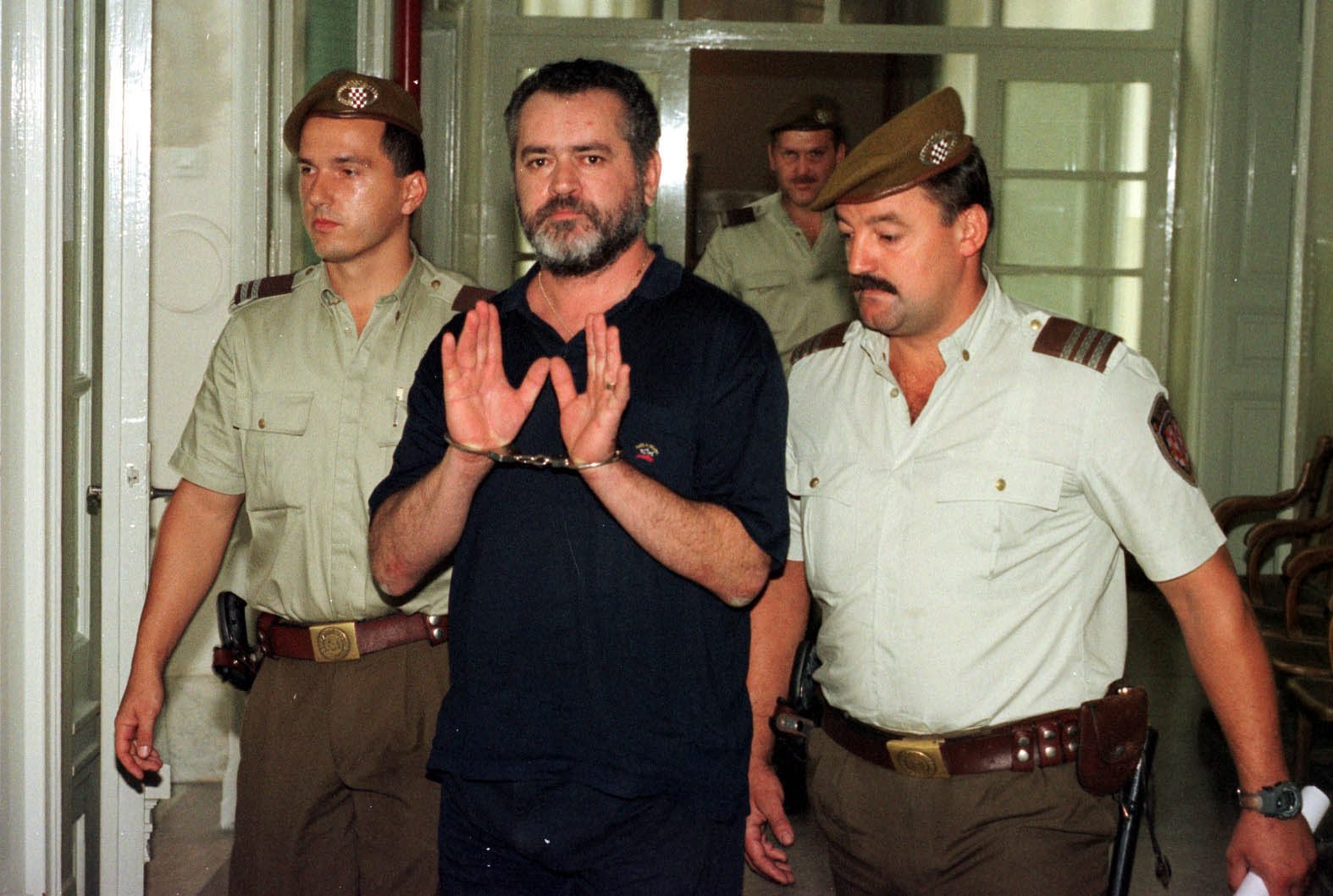 ri-oreskovic3-desk-150900