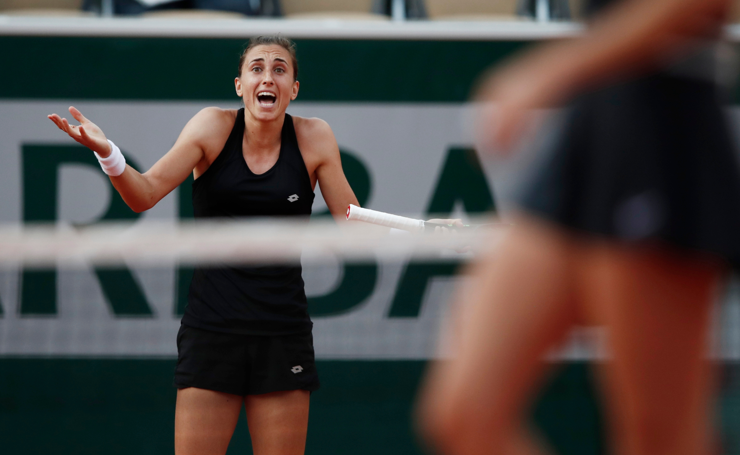 2019-06-04T182023Z_244404748_UP1EF641EXZUE_RTRMADP_3_TENNIS-FRENCHOPEN