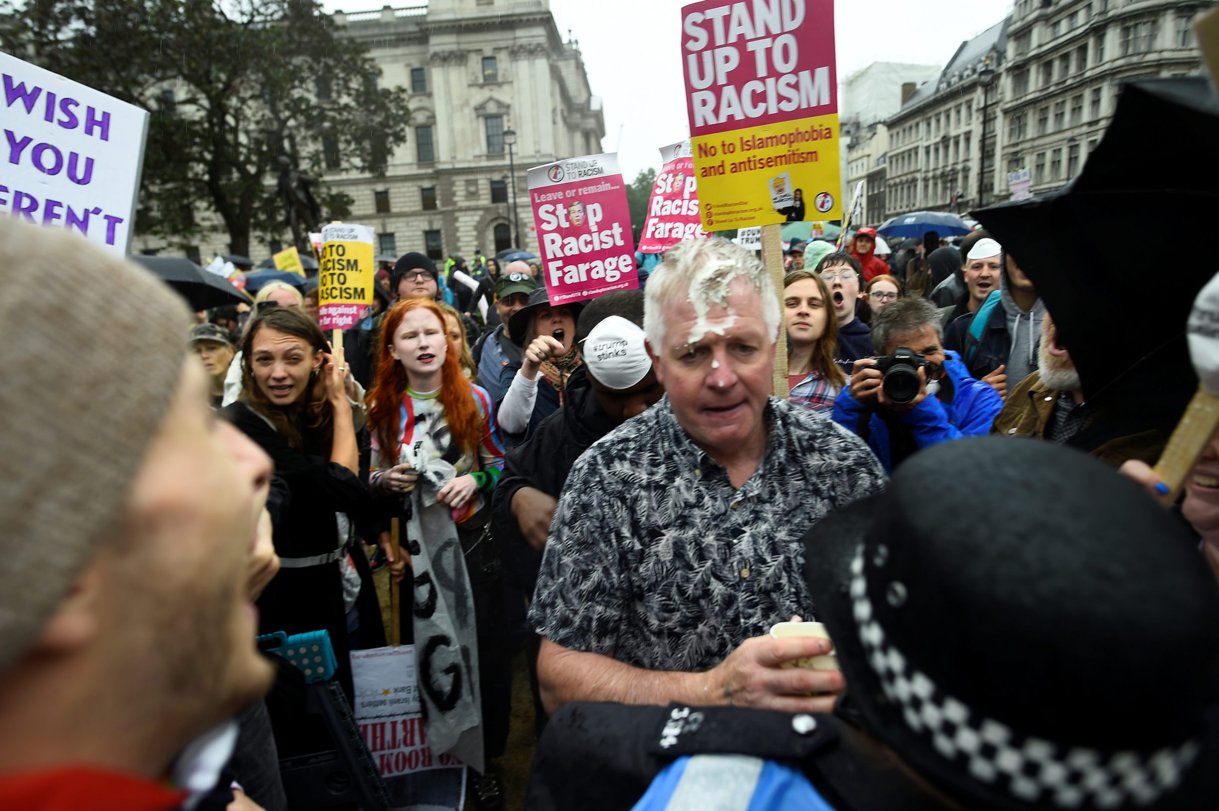 2019-06-04T140709Z_1950328341_RC1D3F03B800_RTRMADP_3_USA-TRUMP-BRITAIN