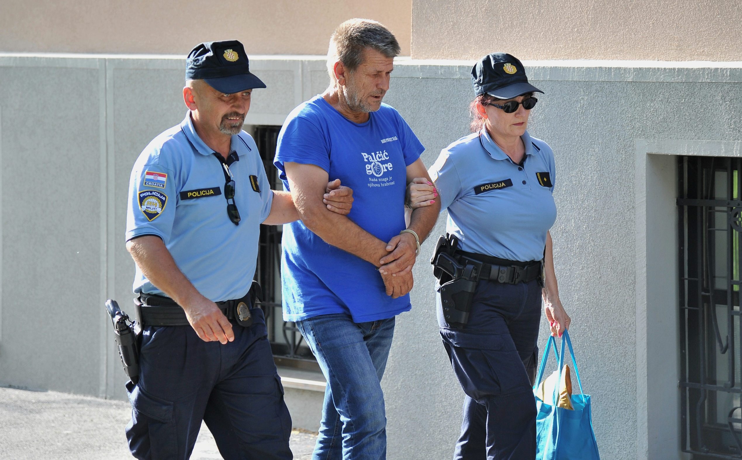 Odvođenje vozača, Ive Filipovića, koji je skrivio nesreću u Novskoj