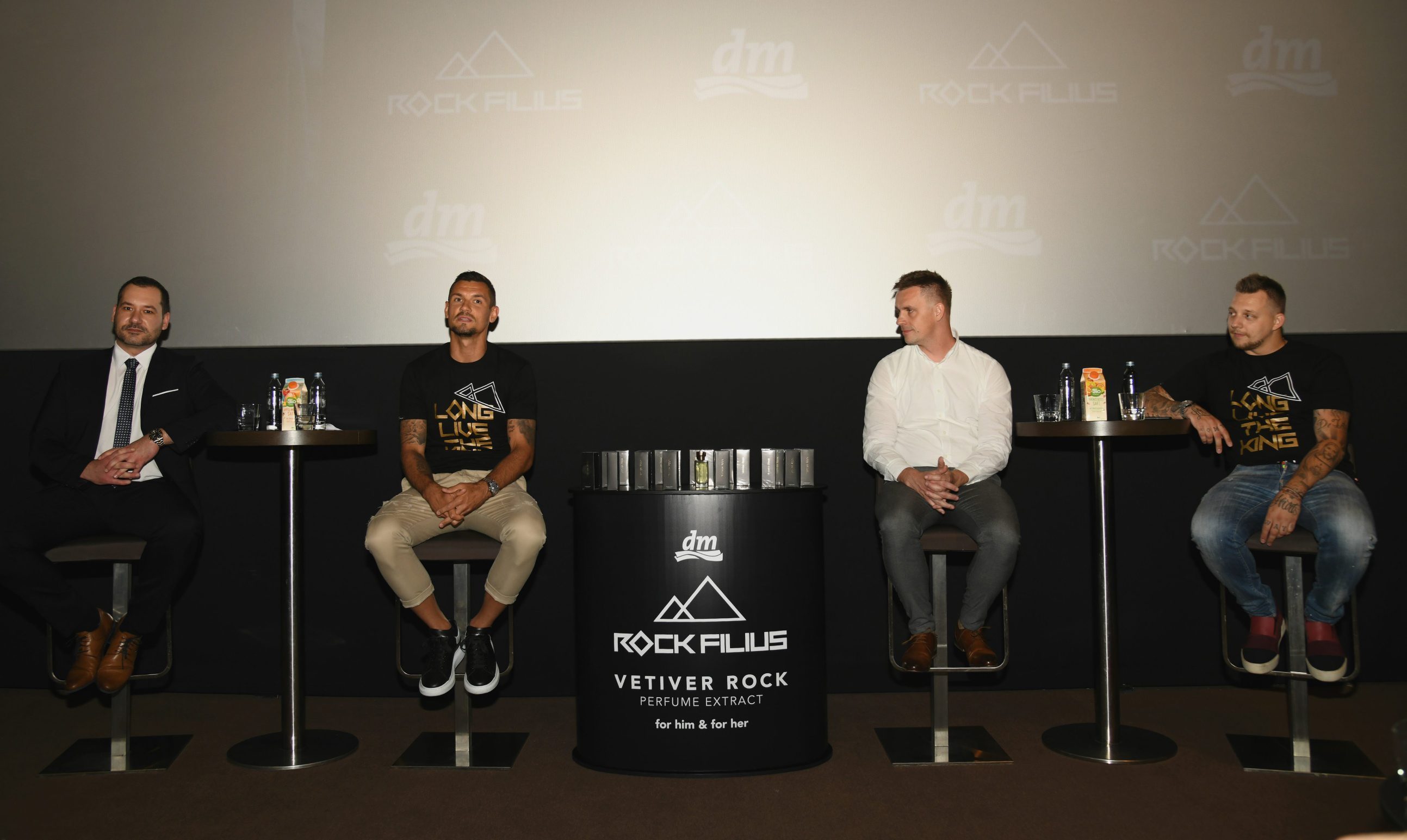 Na fotografiji: Tomislav Vrbanec, Dejan Lovren, skroz desno Matija Mišić