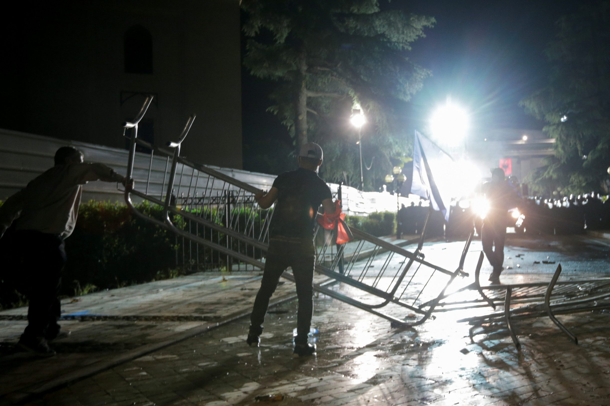 2019-06-08T212558Z_447470778_RC17A7B66170_RTRMADP_3_ALBANIA-PROTESTS