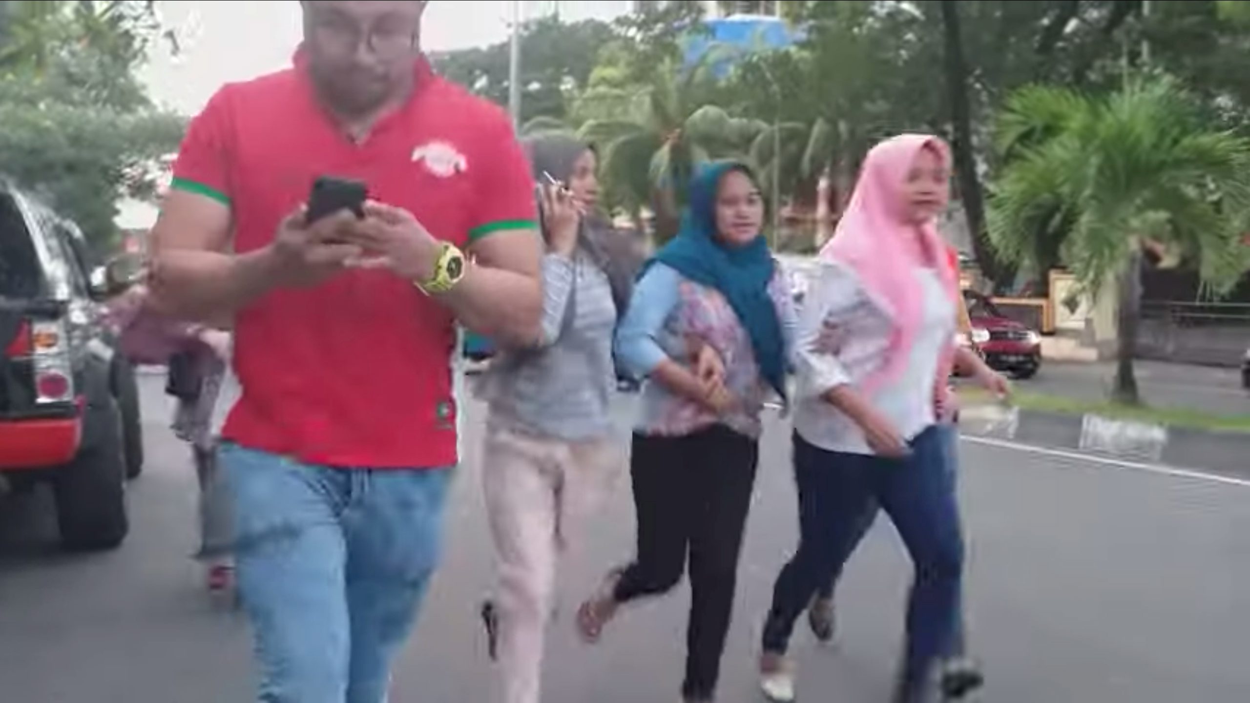 2019-07-14T130343Z_1845896756_RC13966A1800_RTRMADP_3_INDONESIA-QUAKE