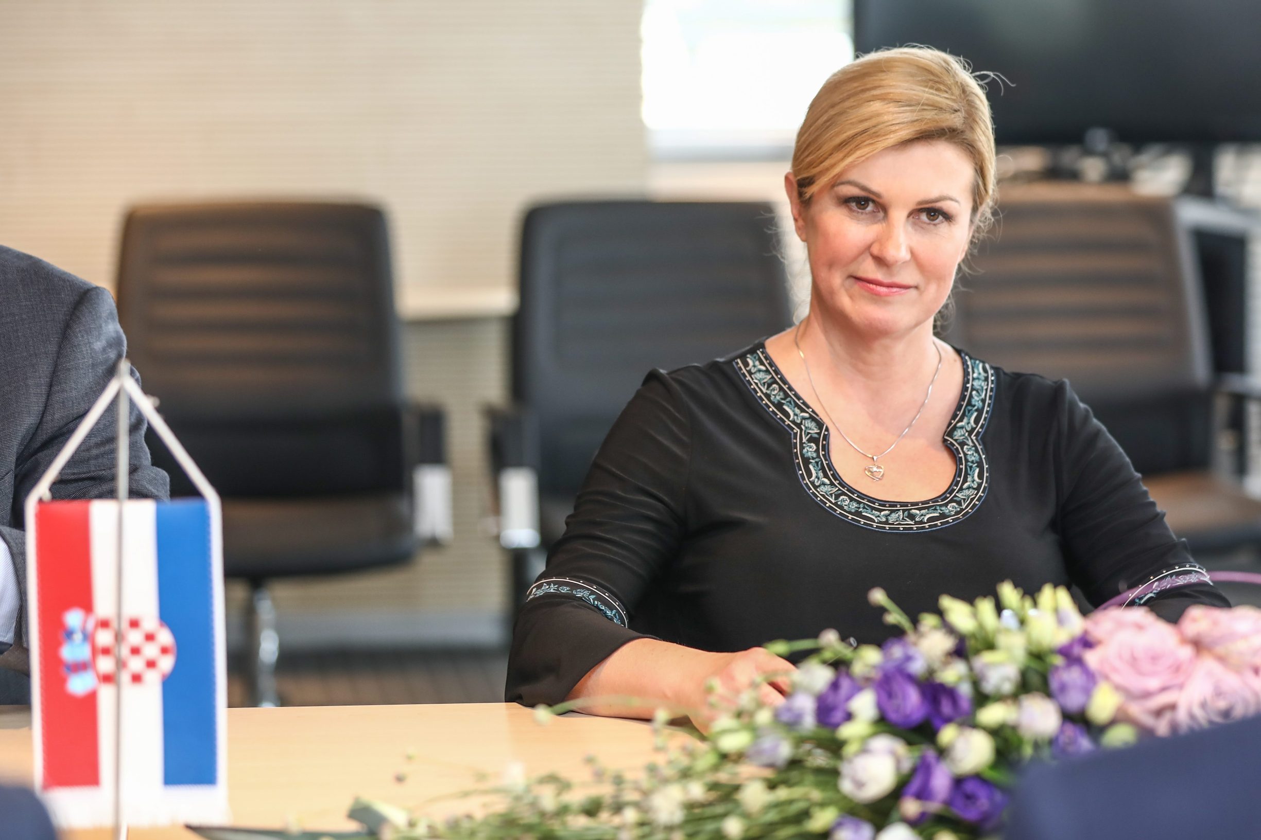 Kolinda Grabar Kitarović u obilasku naftnog postrojenja JANAF na otoku Krku