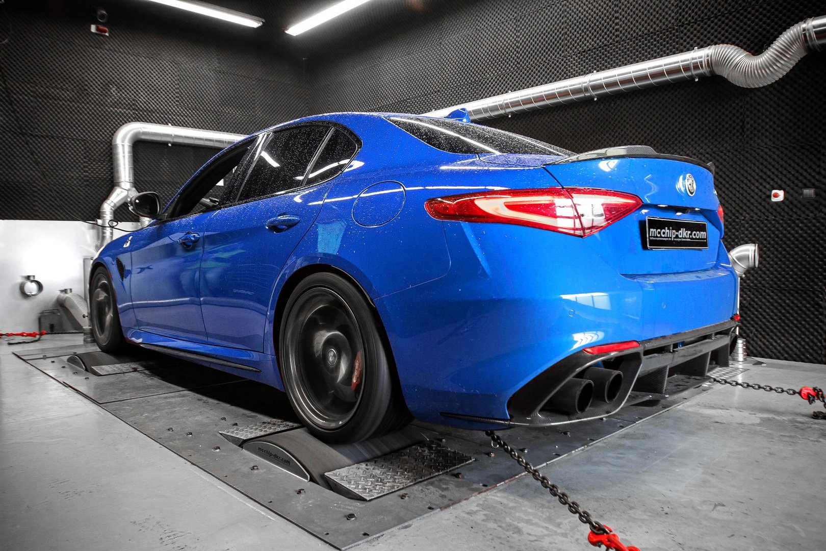 1f52470b-alfa-romeo-giulia-quadrifoglio-tuning-mcchip-dkr-1_1