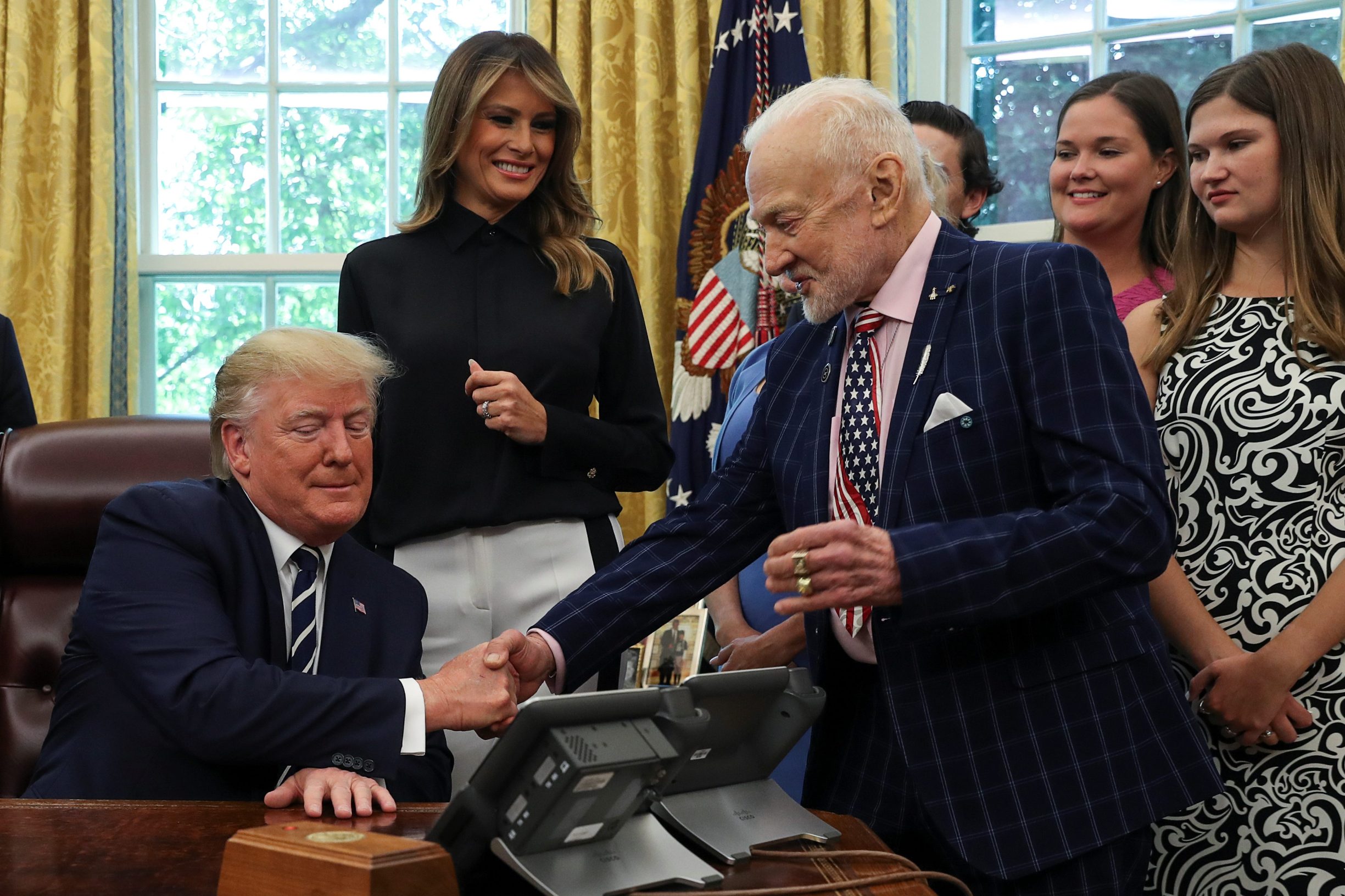 Donald Trump i Buzz Aldrin