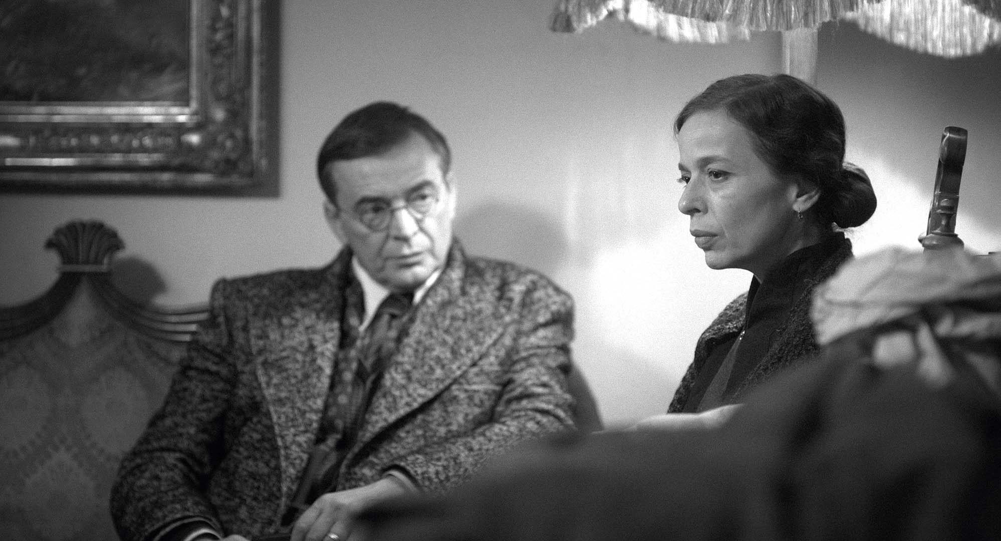 Alma Prica u filmu glumi Dianu Budisavljević, a slovenski glumac Igor Samobor njezina supruga Julija