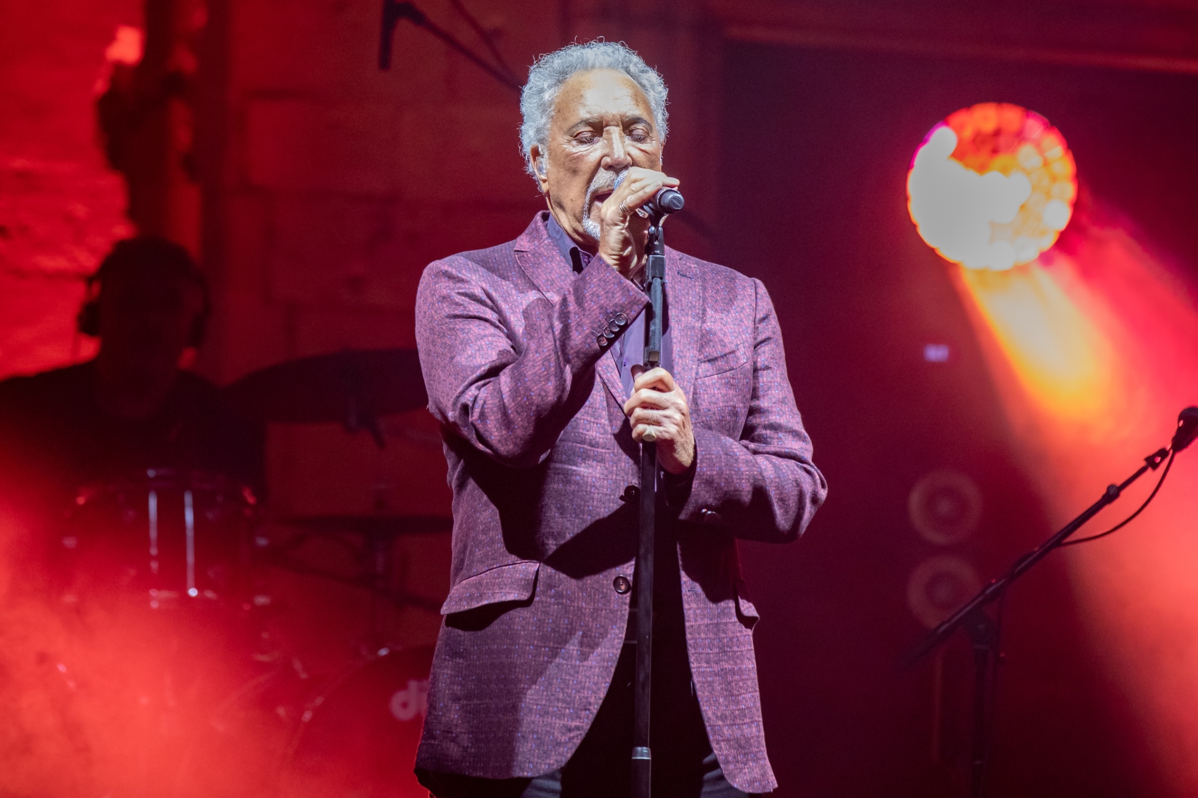 Tom Jones ispred Katedrale (1)