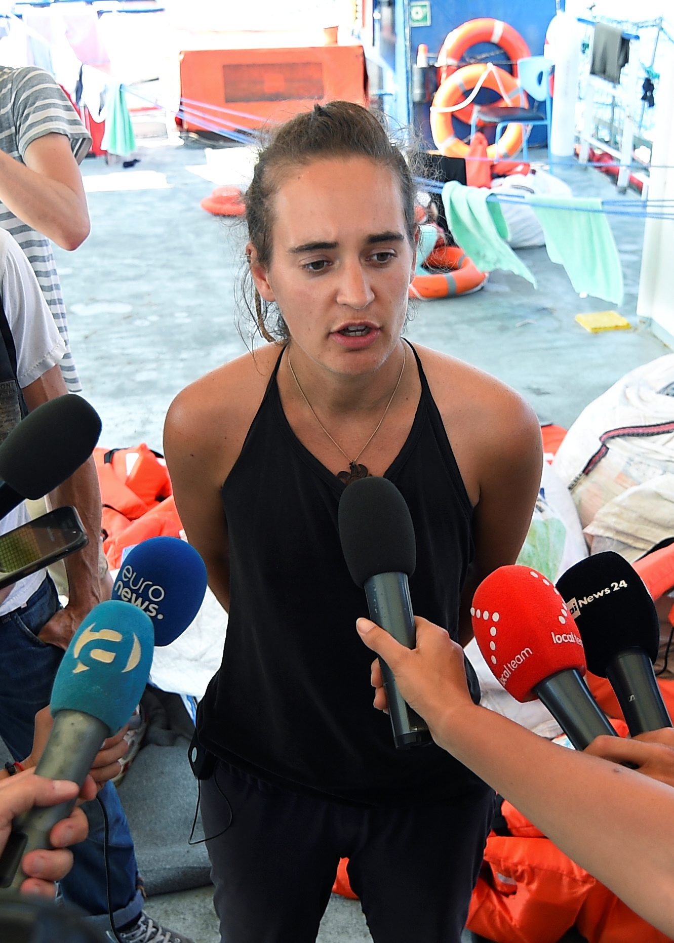 2019-06-27T153954Z_1074012296_RC1DD96B5BA0_RTRMADP_3_EUROPE-MIGRANTS-ITALY(1)