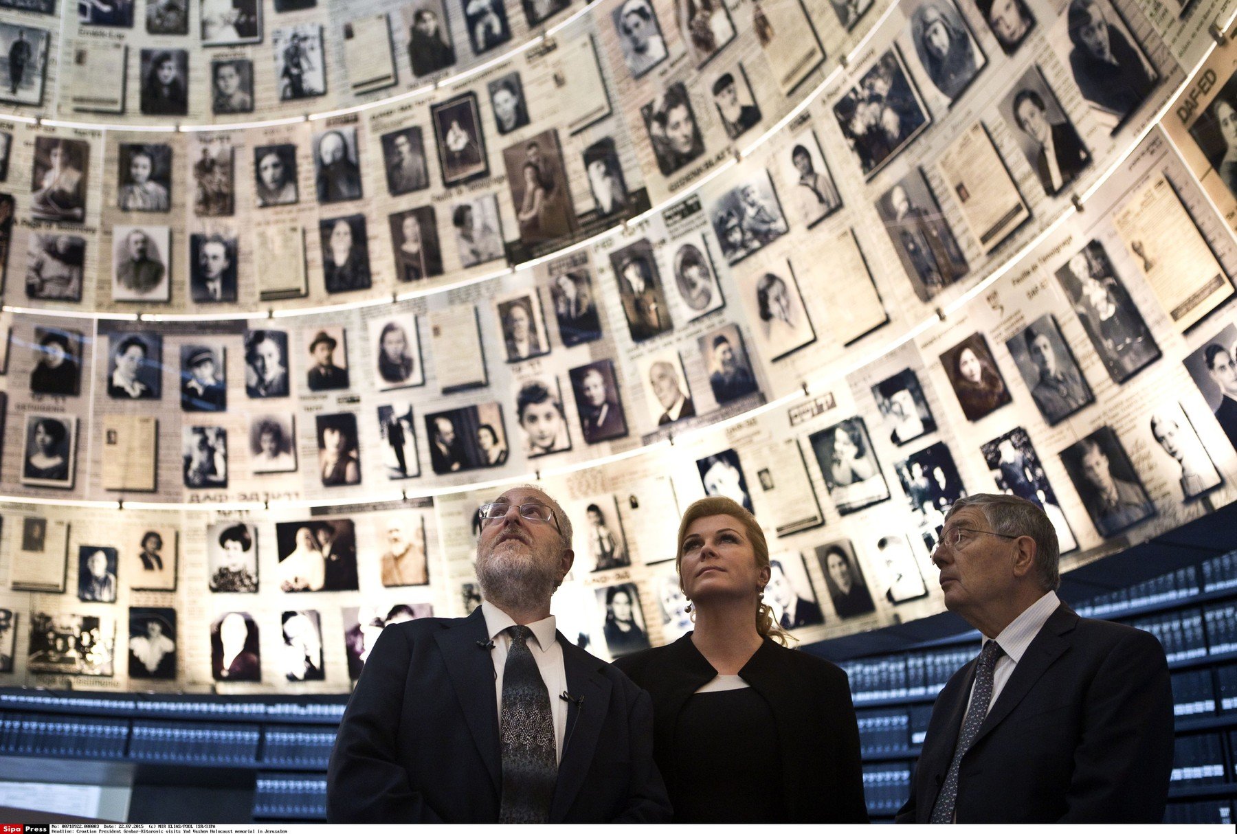 Kolinda Grabar-Kitarović u Memorijalnom muzeju Yad Vashem 2015. godine