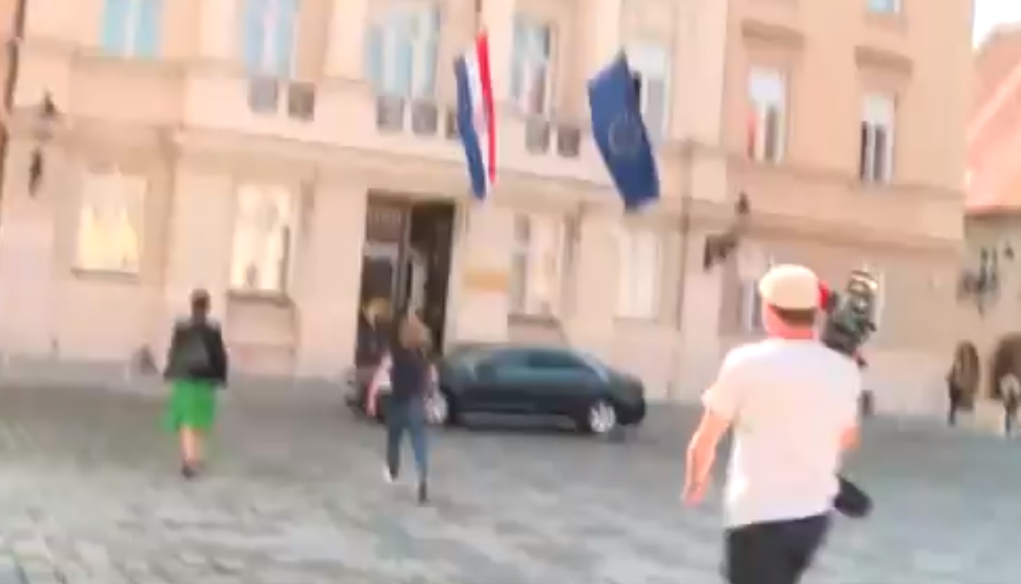 Novinari trče za Jandrokovićem i Bačićem