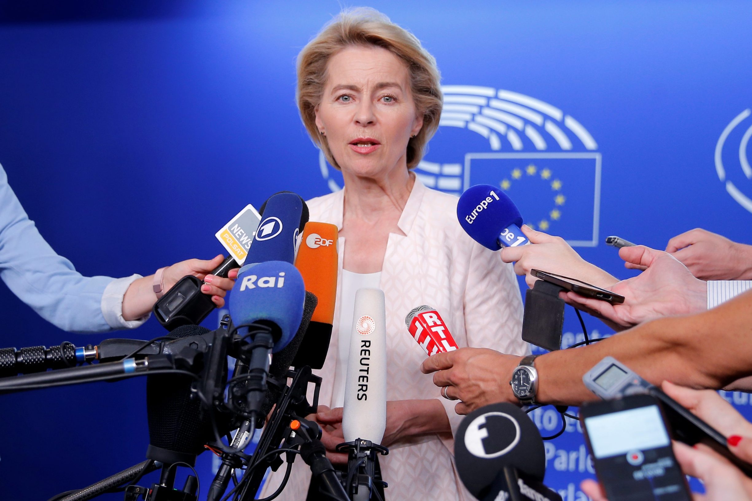 2019-07-03T155715Z_1512654555_RC1414BB4660_RTRMADP_3_EU-PARLIAMENT-VON-DER-LEYEN