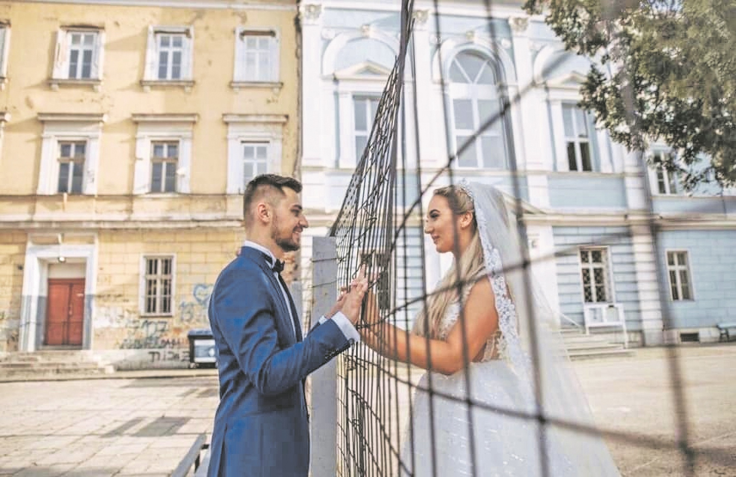 249937-320602-ella_i_inas