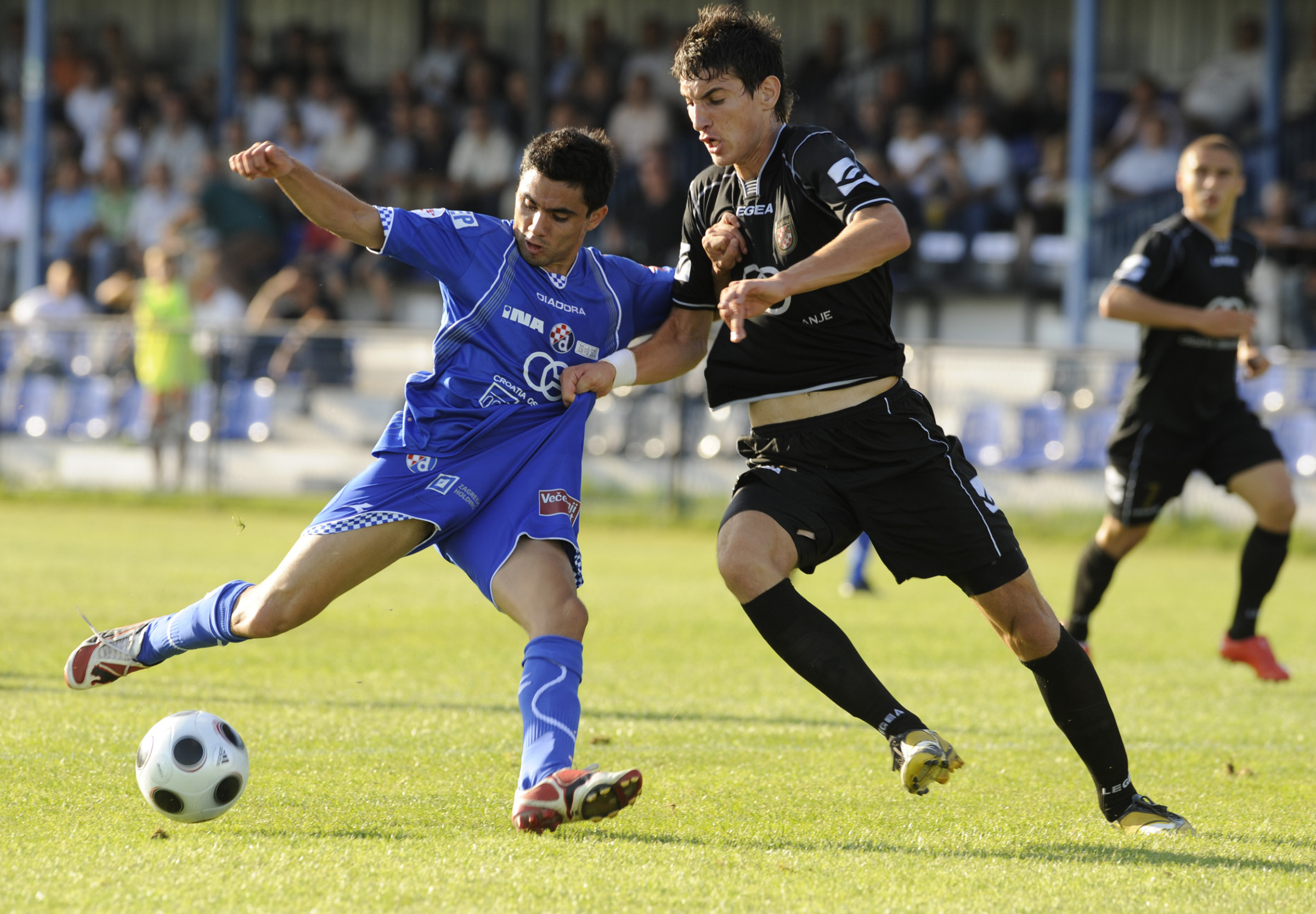 Lijevo na fotografiji iz 2008. je Guillermo Suarez. I taj Argentinac je igrao za Dinamo u Europi. Majer još nije...