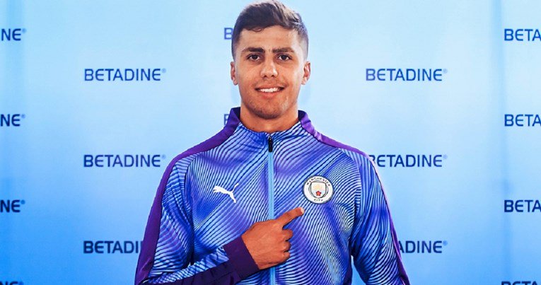 f380b489-54ae-4a5c-8652-a265f351a9ce-rodri betadine