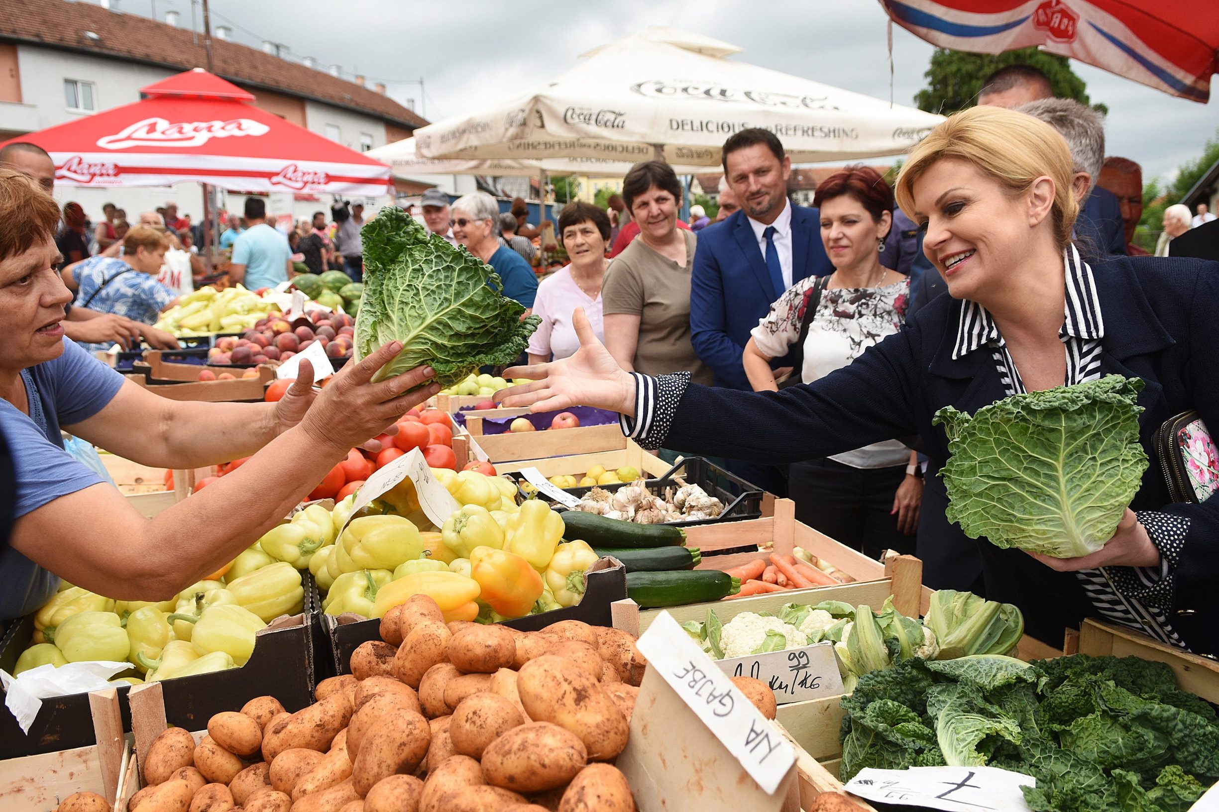 Predsjednica Kolinda Grabar-Kitarović na tržnici