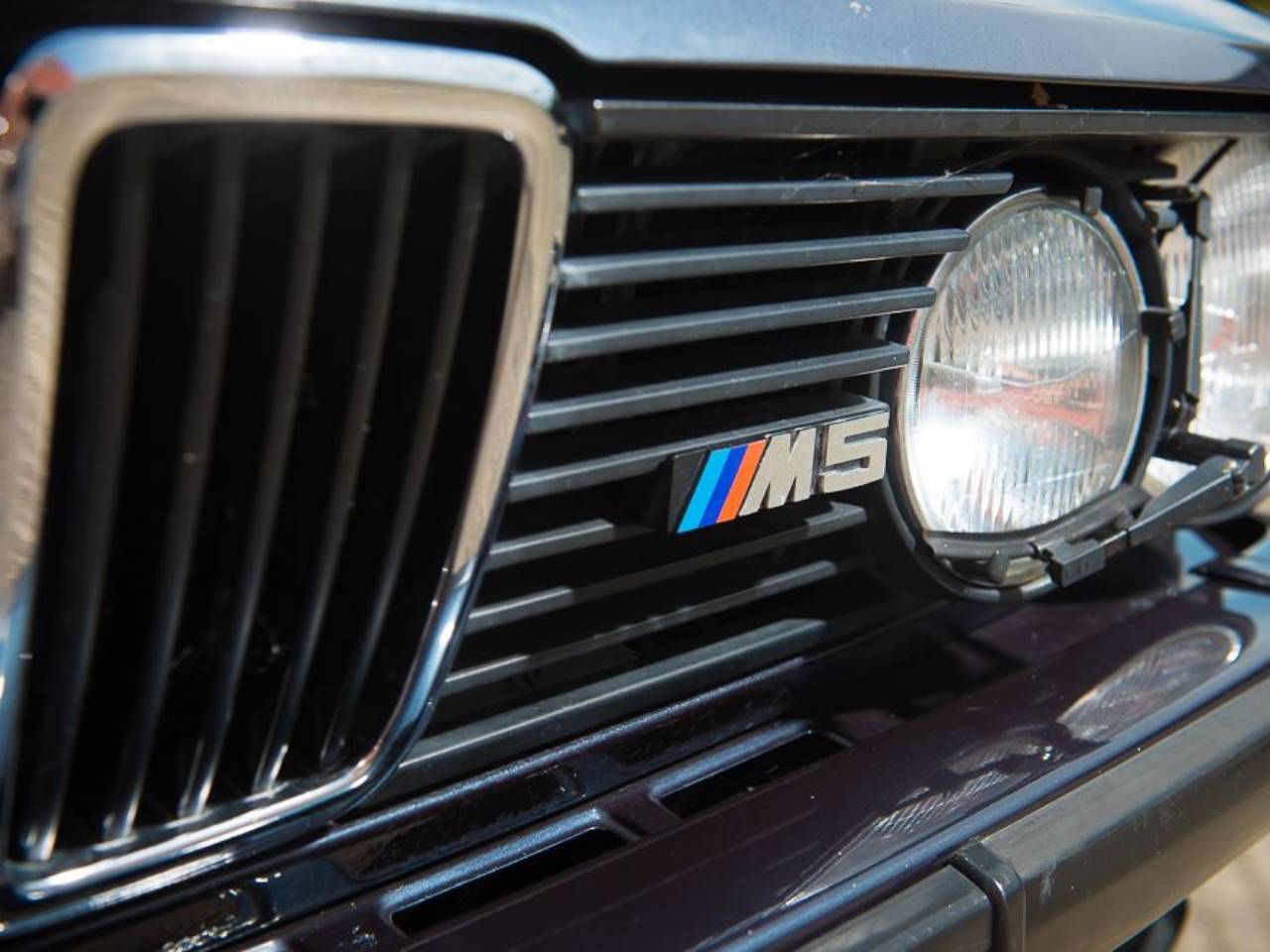 104941db-1986-bmw-m5-e28-ex-press-car-6