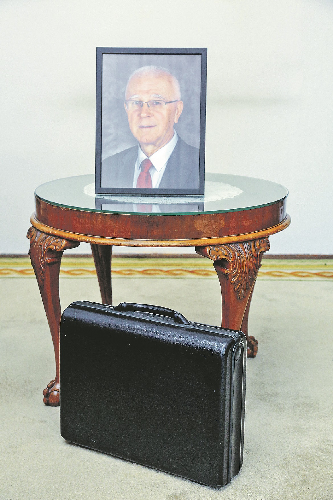 Vlado Jukić i njegova aktovka