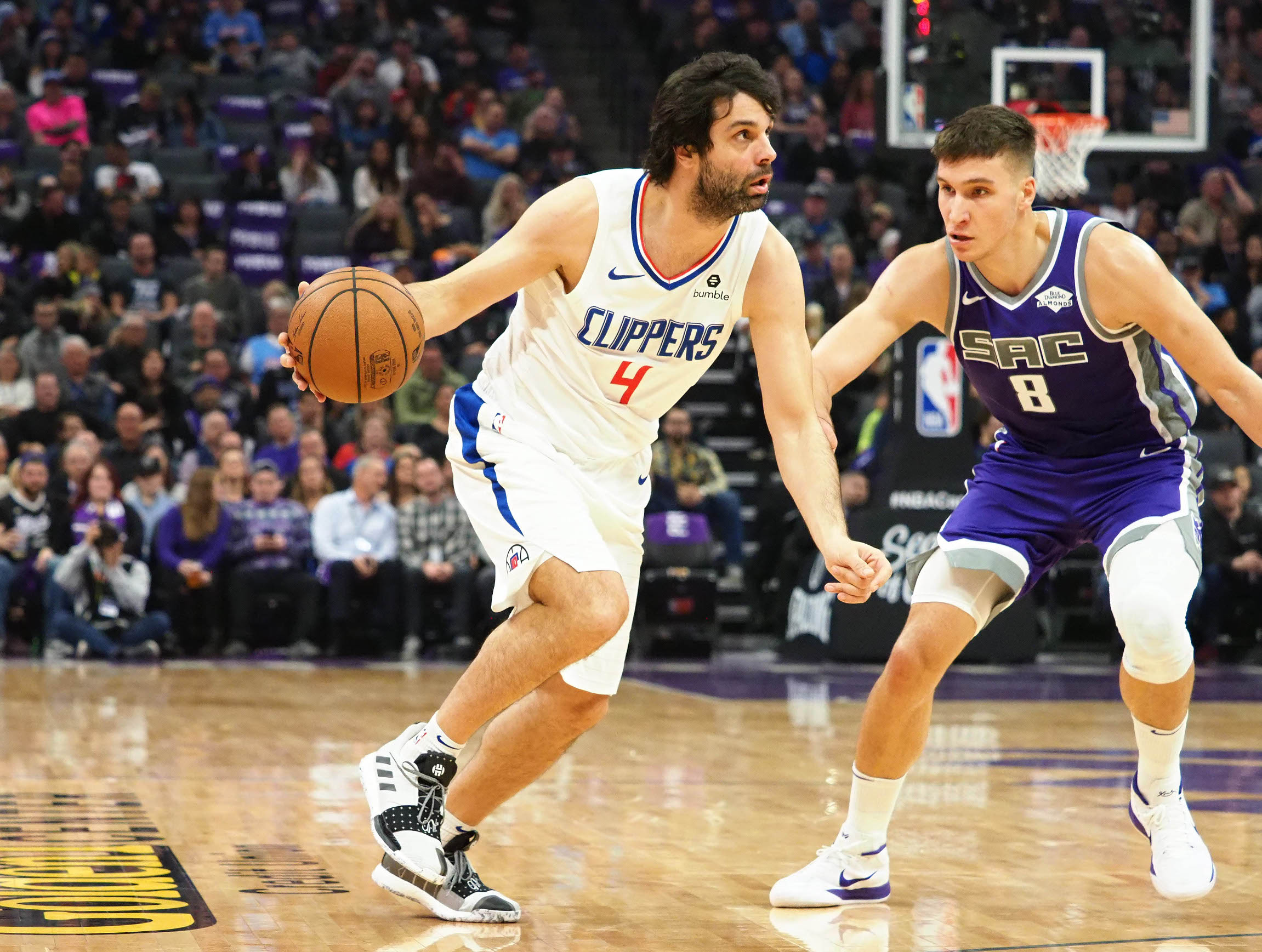 2018-11-30T063815Z_499386623_NOCID_RTRMADP_3_NBA-LOS-ANGELES-CLIPPERS-AT-SACRAMENTO-KINGS