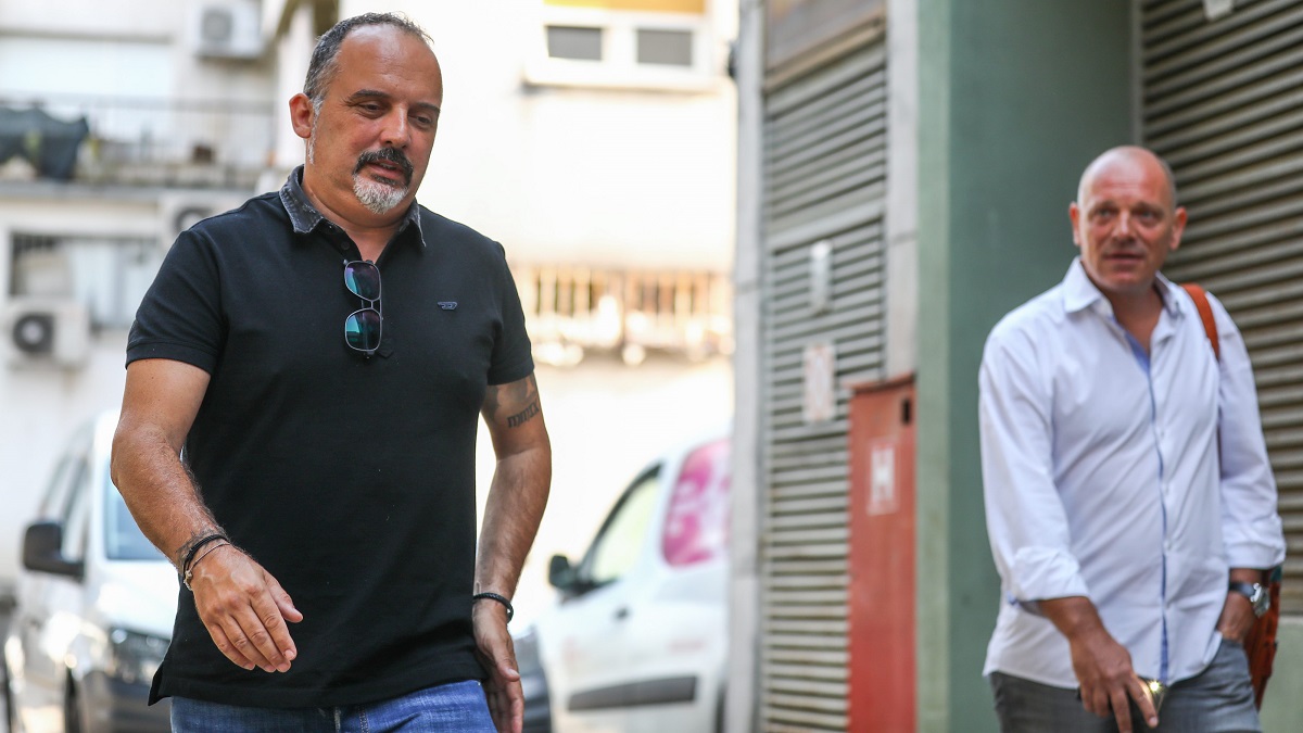 Tony Cetinski sa odvjetnikom Goranom Marjanovićem dolazi na općinski sud u Pazinu.