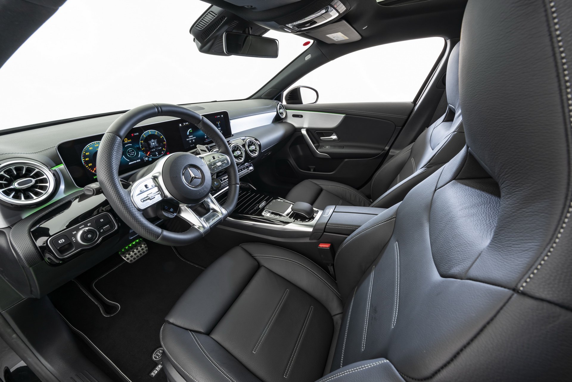 00d27d4d-brabus-a35-frankfurt-debut-10